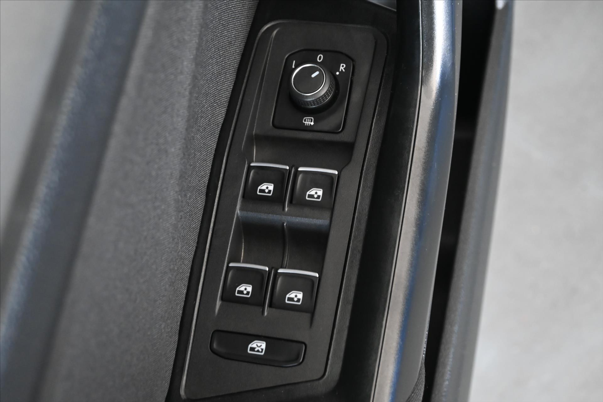 Hlavní fotografie vozu Volkswagen T-Roc 2,0 TDI 110 kW DSG COMFORTLINE Záruka až 5 let (26)