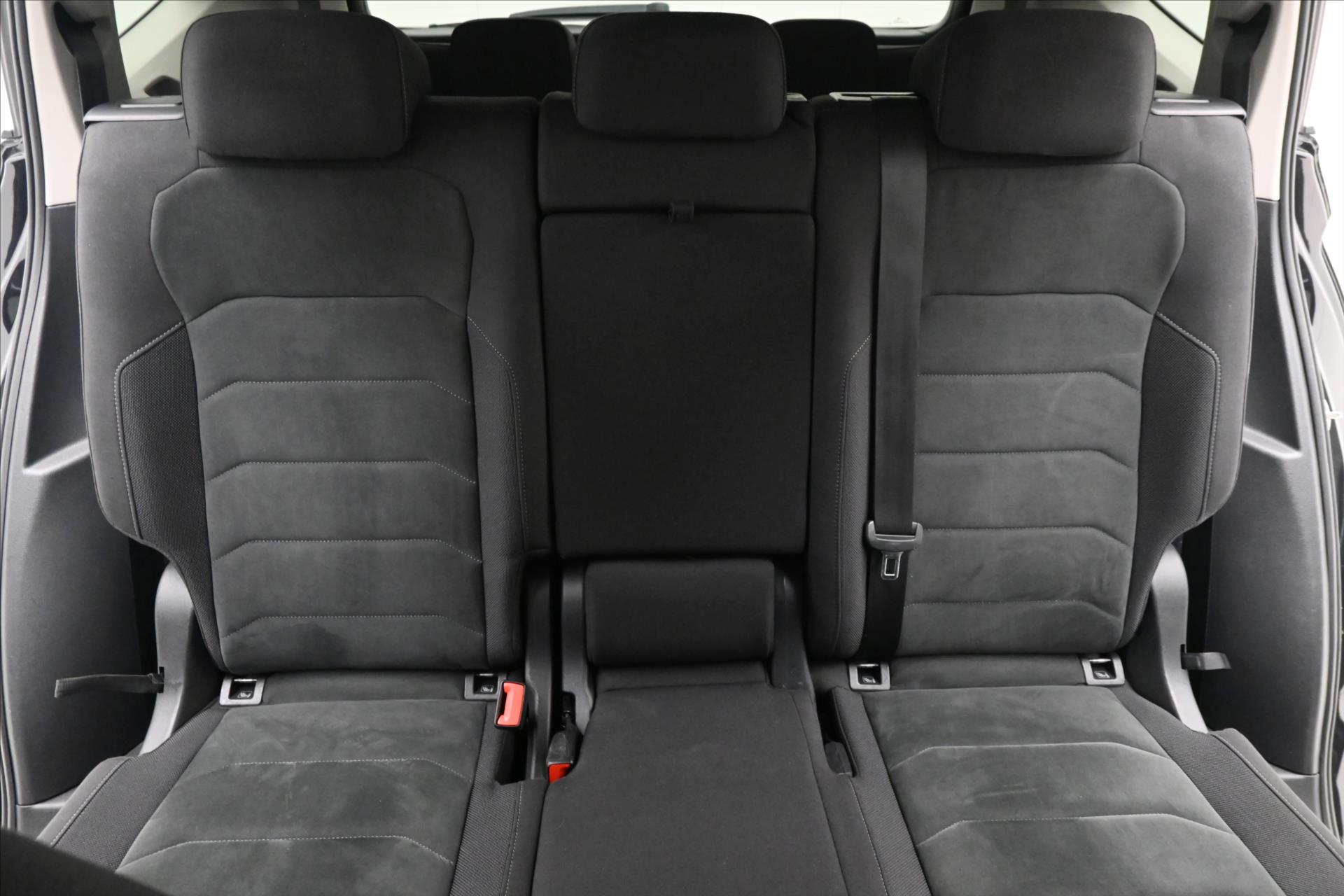 Main photo of the car Volkswagen Tiguan allspace 2.0 TDI 140 kW 4x4 DSG 7 seats Warranty up to 5 years (29)