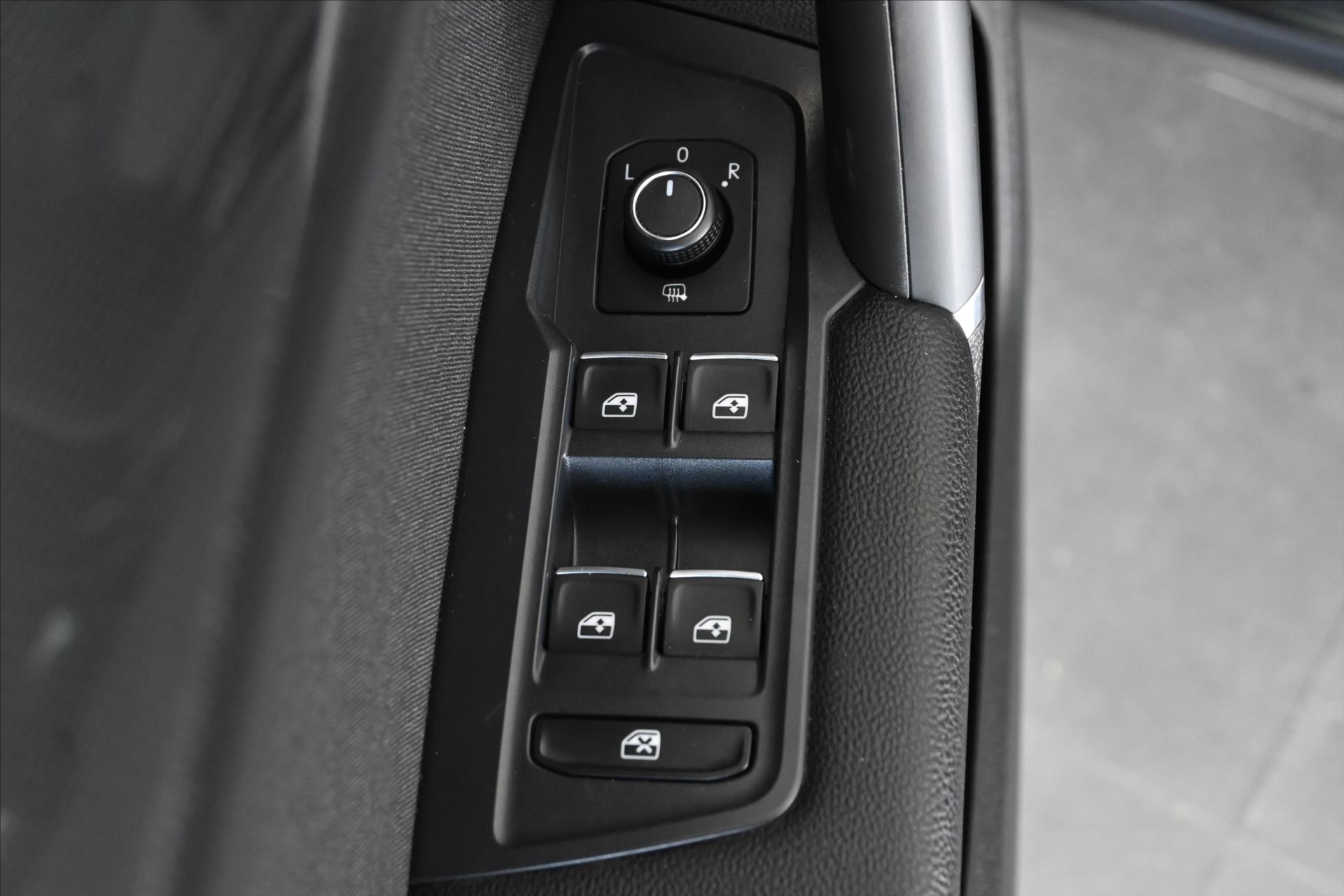 Main photo of the car Volkswagen Tiguan allspace 2.0 TDI 140 kW 4x4 DSG 7 seats Warranty up to 5 years (33)