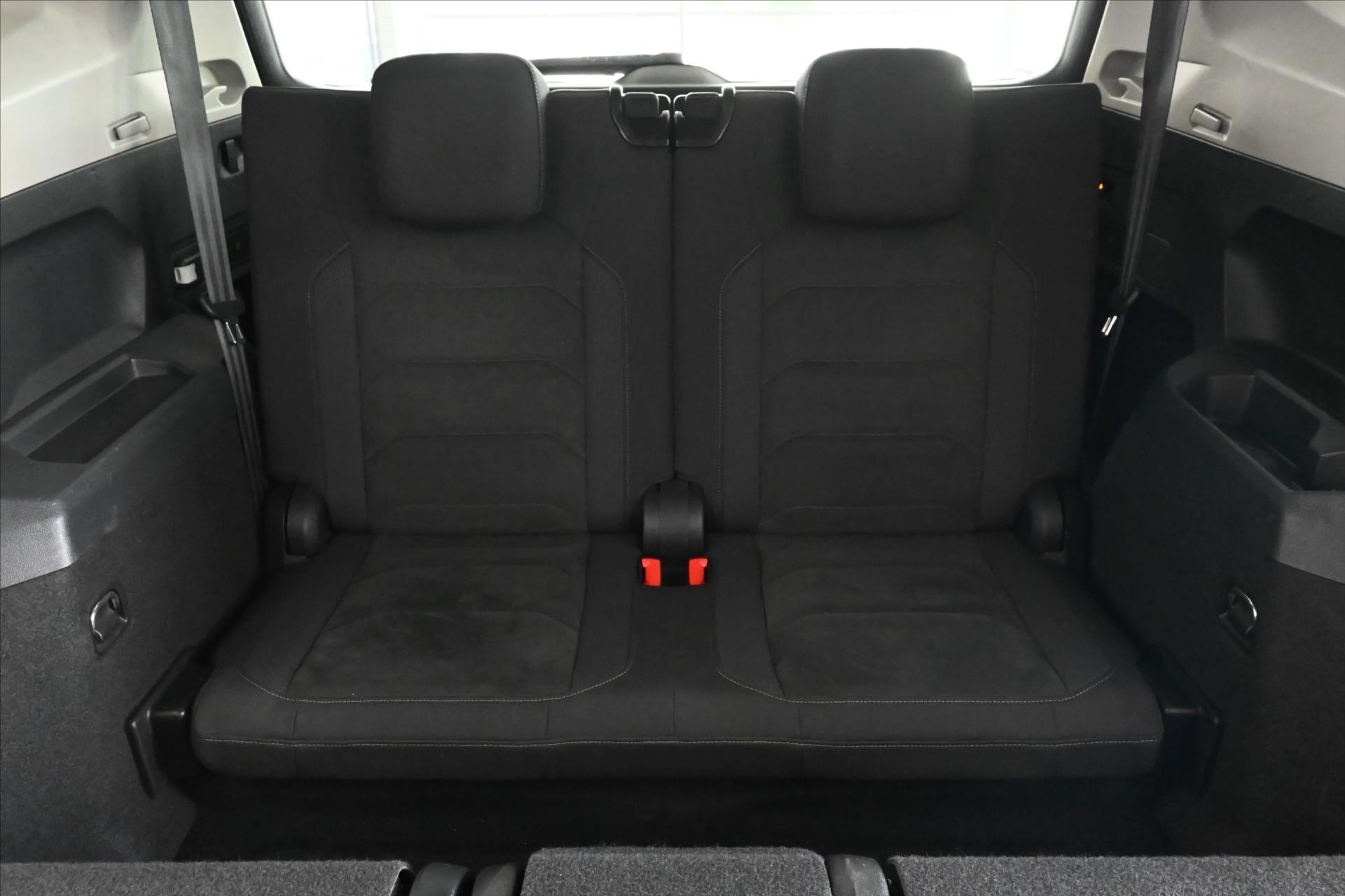 Main photo of the car Volkswagen Tiguan allspace 2.0 TDI 140 kW 4x4 DSG 7 seats Warranty up to 5 years (36)