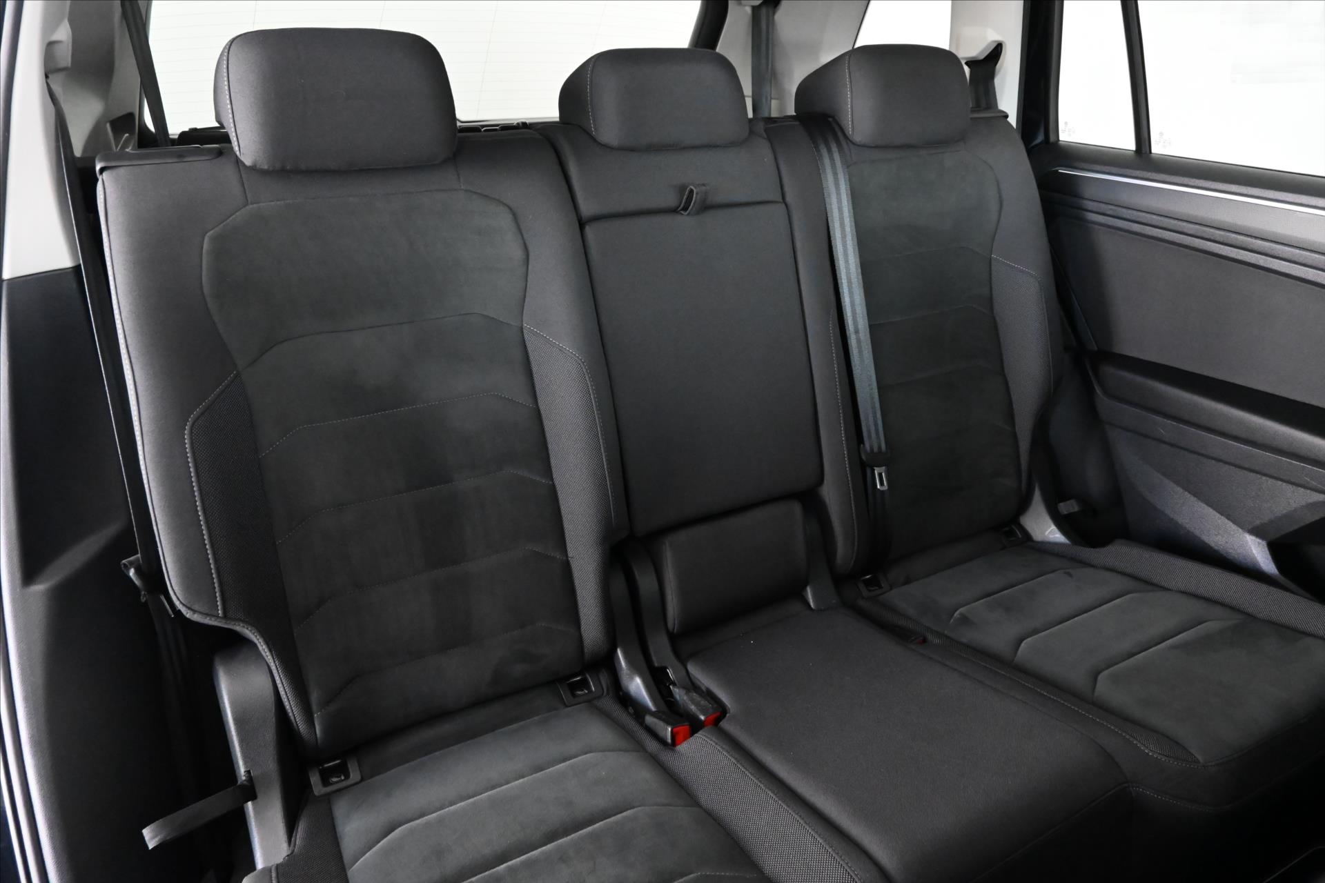 Hlavní fotografie vozu Volkswagen Tiguan Allspace 2,0 TDI 140 kW 4x4 DSG 7míst Záruka až 5 let (35)