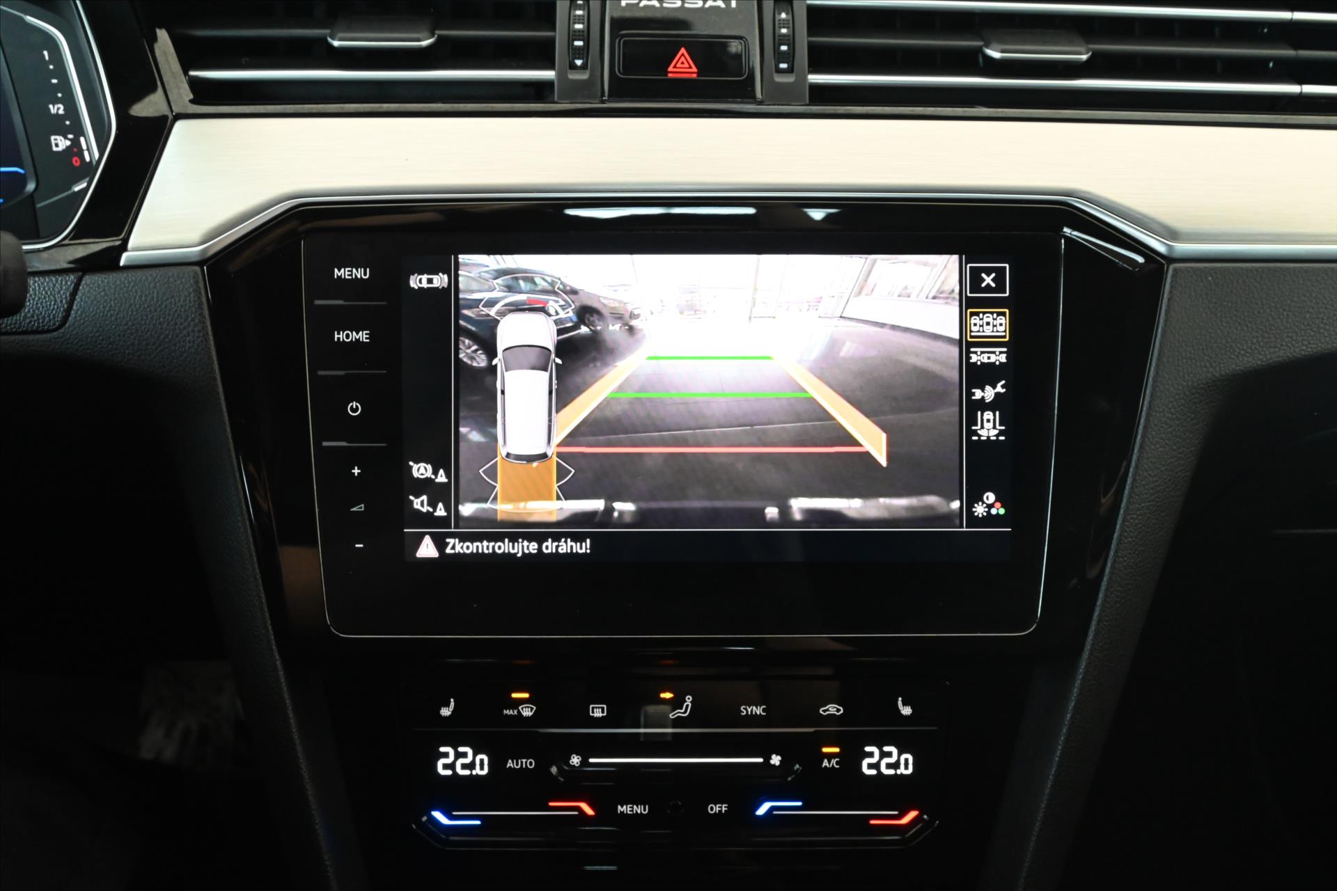 Hlavní fotografie vozu Volkswagen Passat 2,0 TDI 147 kW DSG Elegance Záruka až 5 let (21)