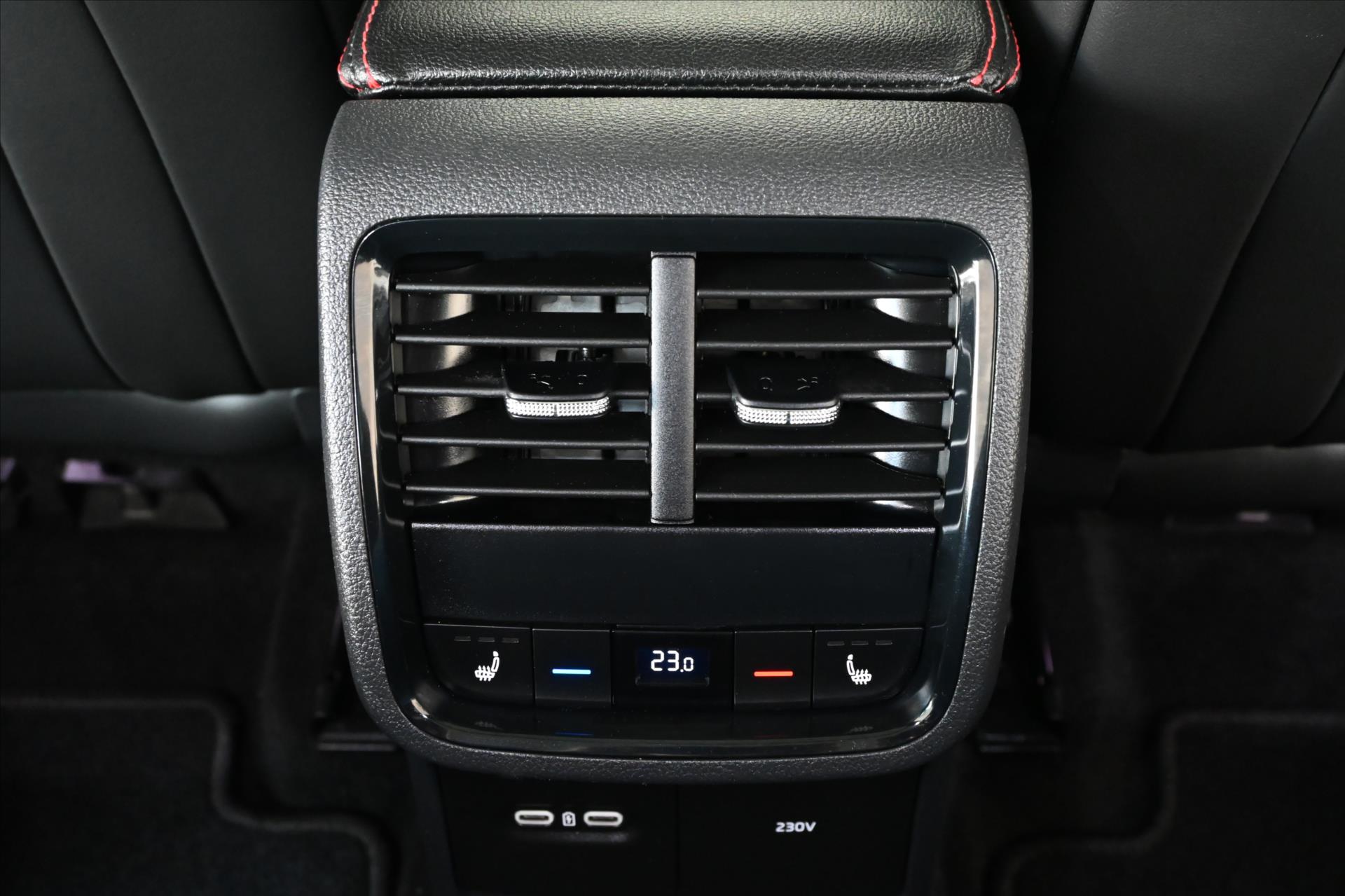 Main photo of the car Skoda Octavia 2.0 TDI RS 147 kW 4x4 DSG Warranty up to 5 years (26)