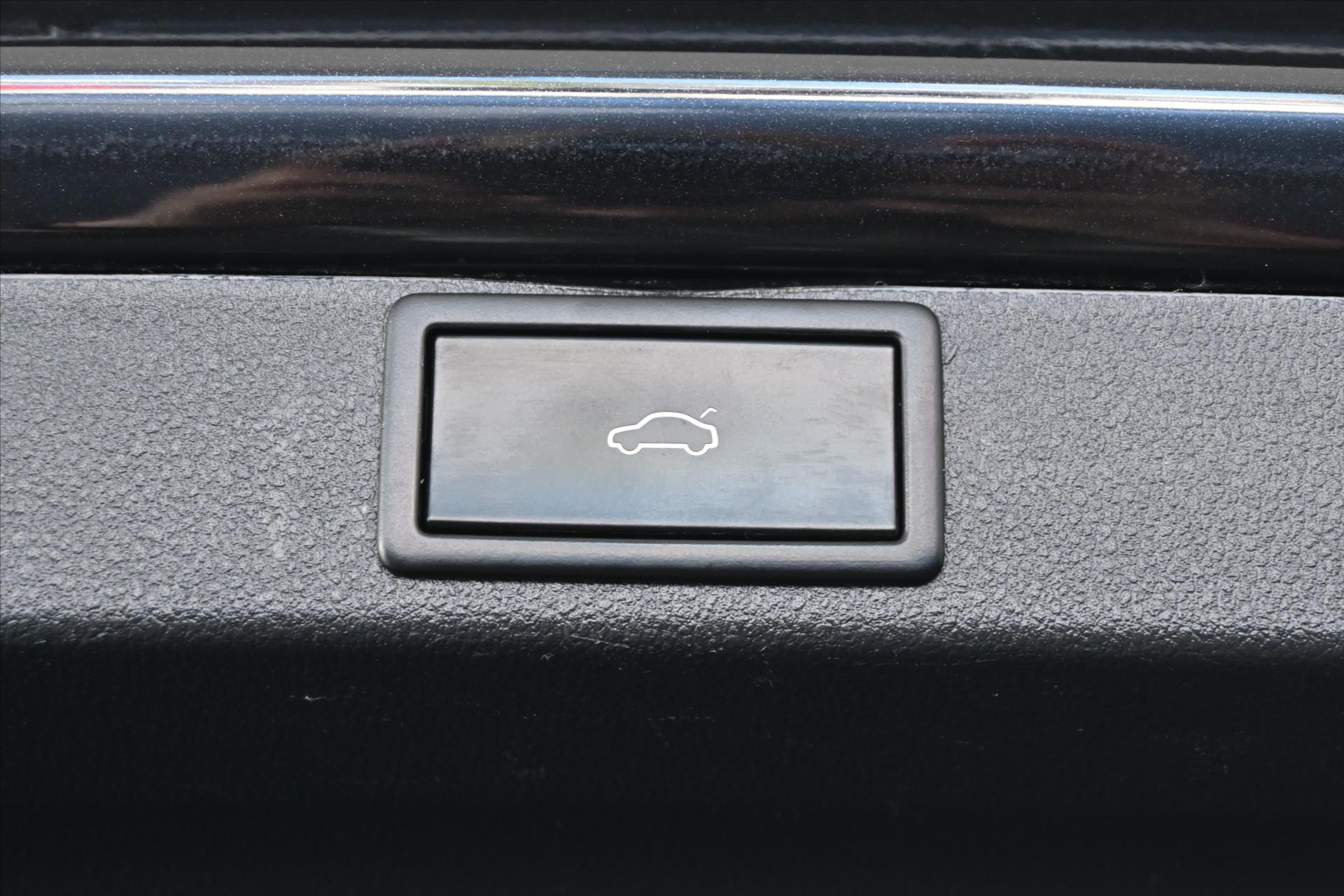 Main photo of the car Skoda Octavia 2.0 TDI RS 147 kW 4x4 DSG Warranty up to 5 years (35)