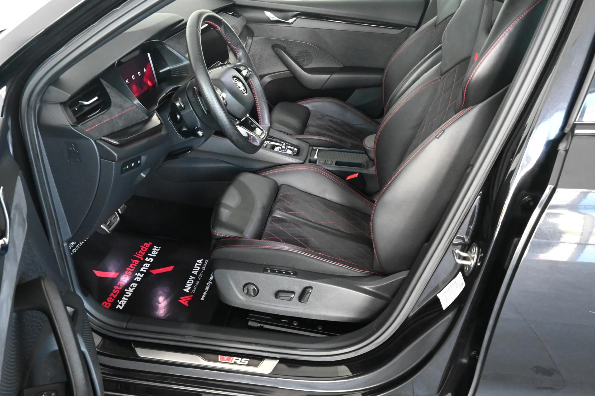 Main photo of the car Skoda Octavia 2.0 TDI RS 147 kW 4x4 DSG Warranty up to 5 years (10)