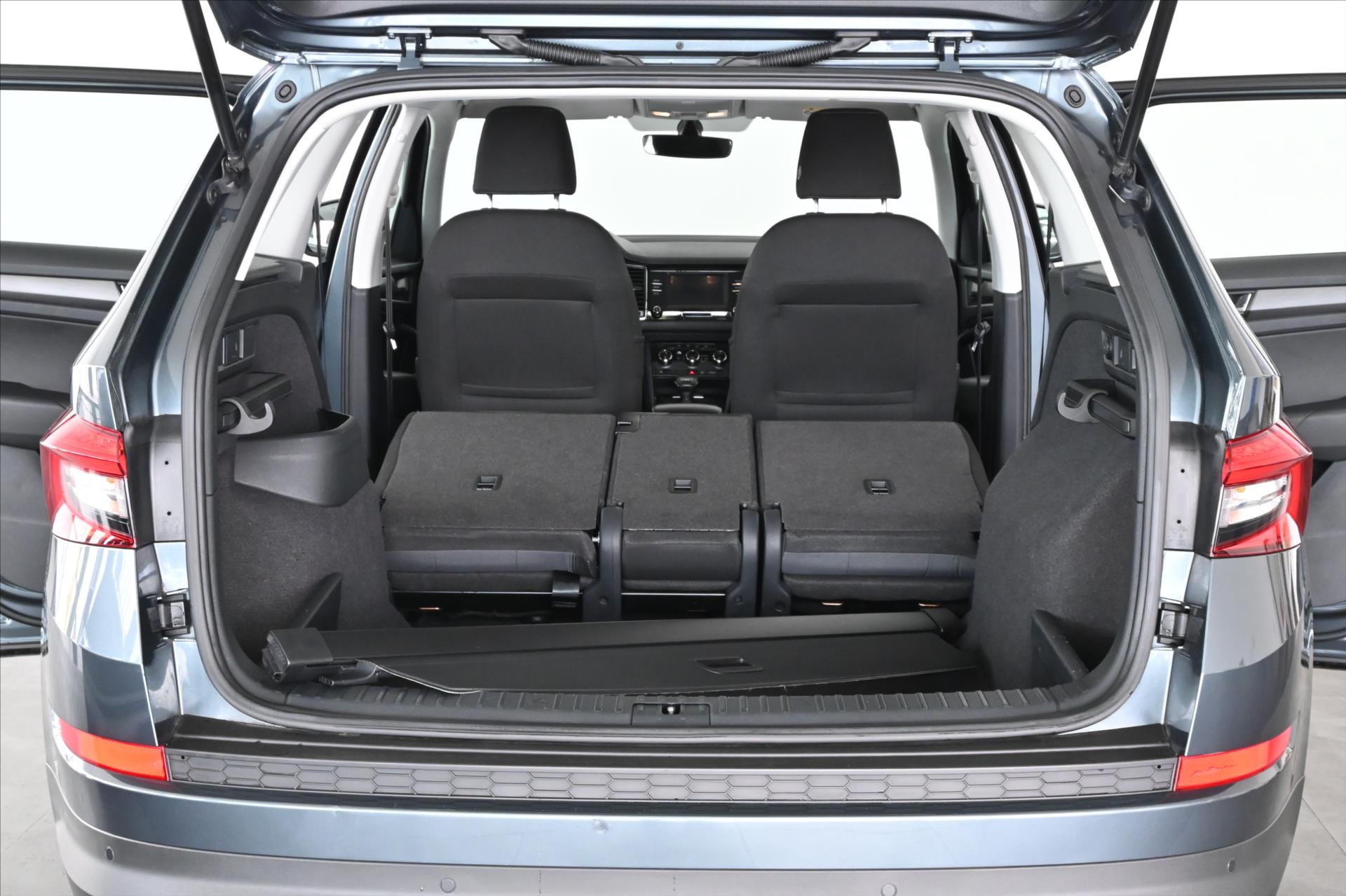 Hlavní fotografie vozu Škoda Kodiaq 1,5 TSI 110 kW DSG Ambition Záruka až 5 let (8)