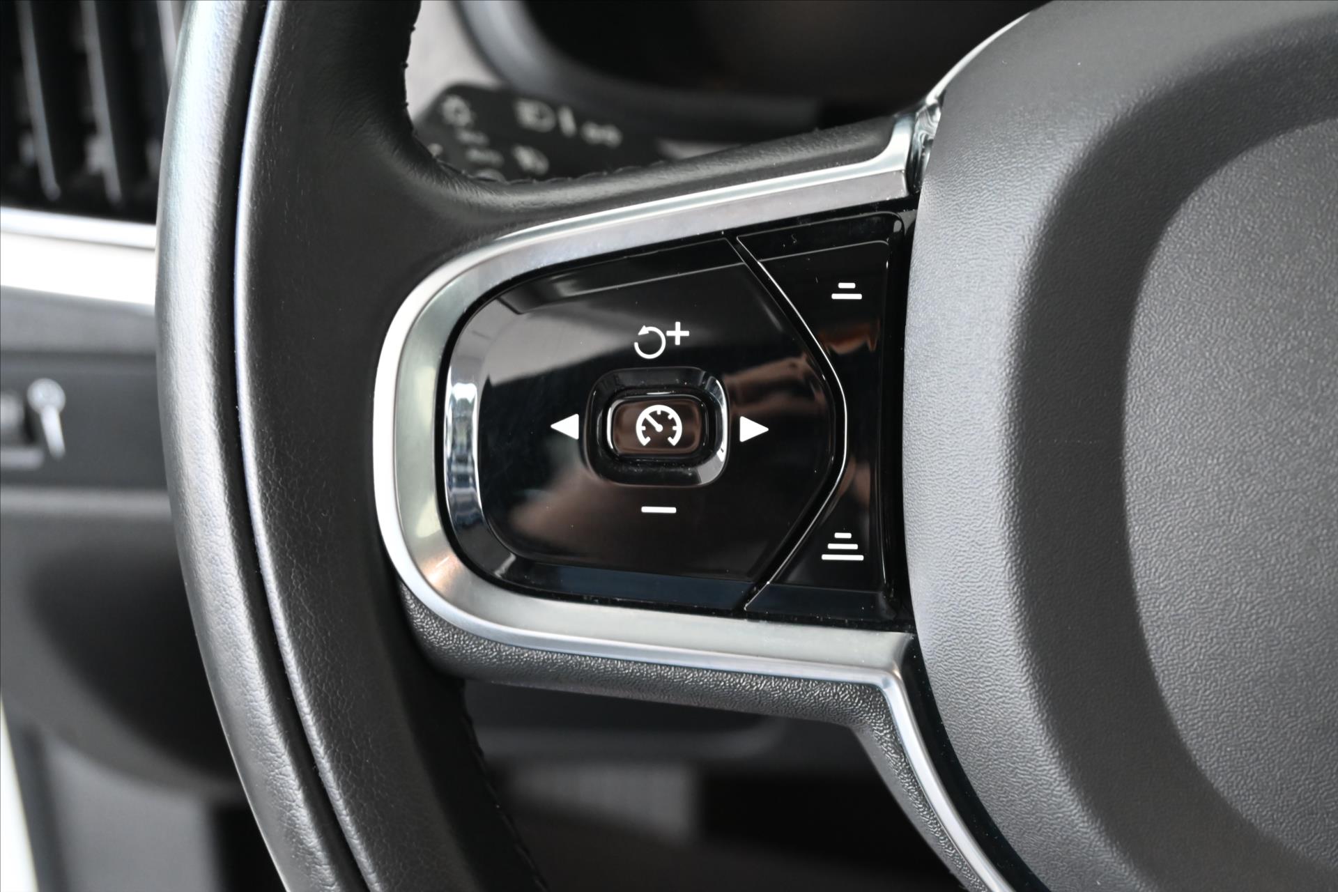 Main photo of the car Volvo S90 2.0 B4 145 kW AT8 Inscription Warranty up to 5 years (17)