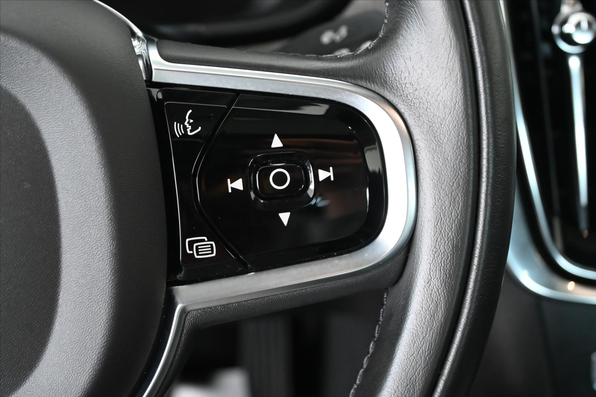 Main photo of the car Volvo S90 2.0 B4 145 kW AT8 Inscription Warranty up to 5 years (18)