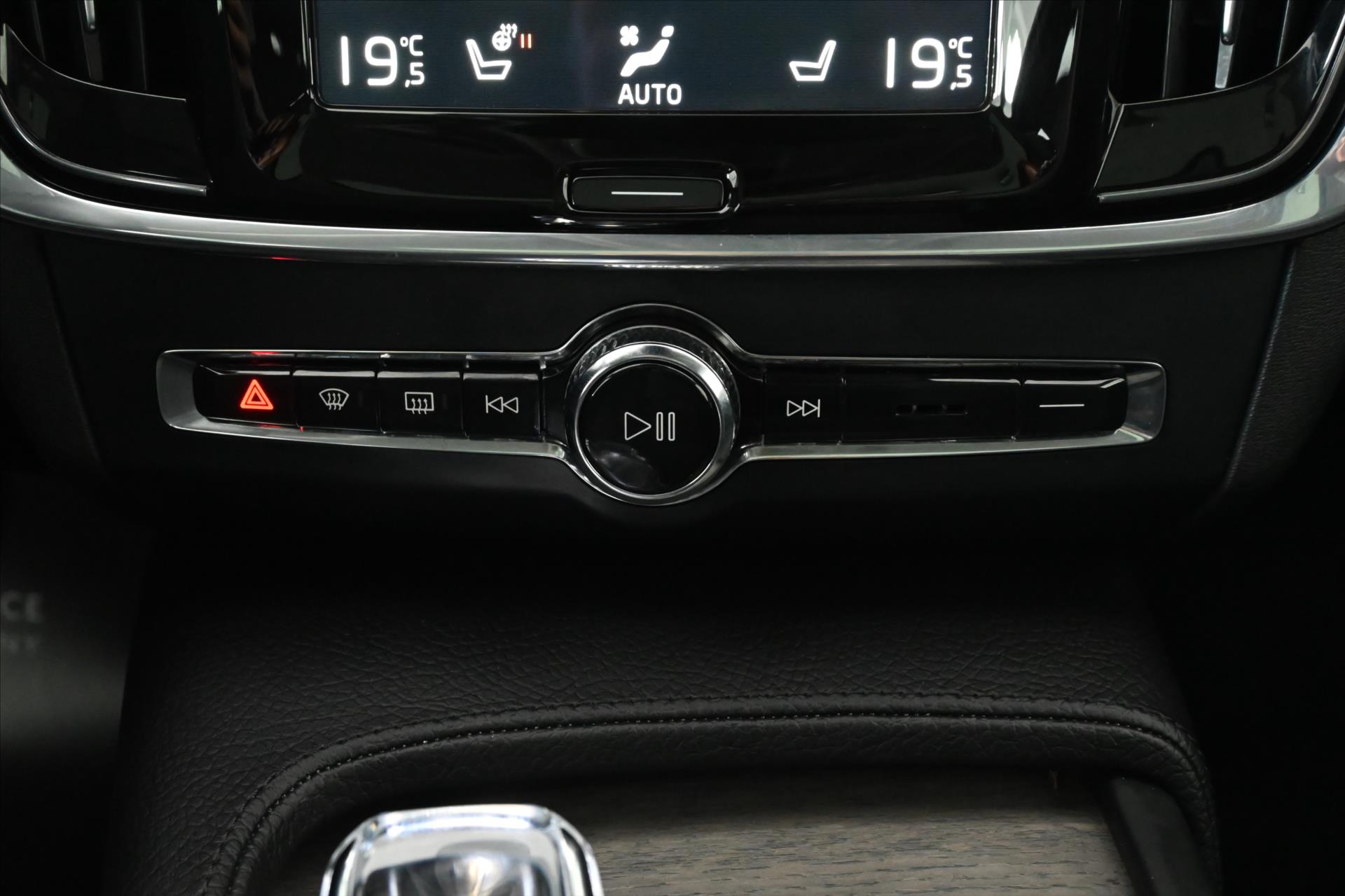 Main photo of the car Volvo S90 2.0 B4 145 kW AT8 Inscription Warranty up to 5 years (23)