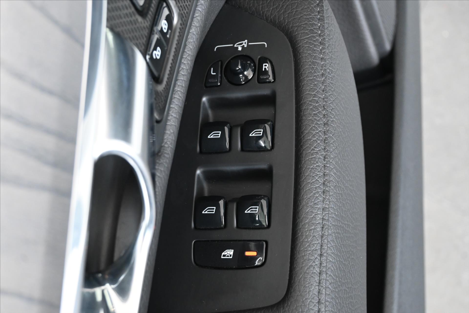 Main photo of the car Volvo S90 2.0 B4 145 kW AT8 Inscription Warranty up to 5 years (28)