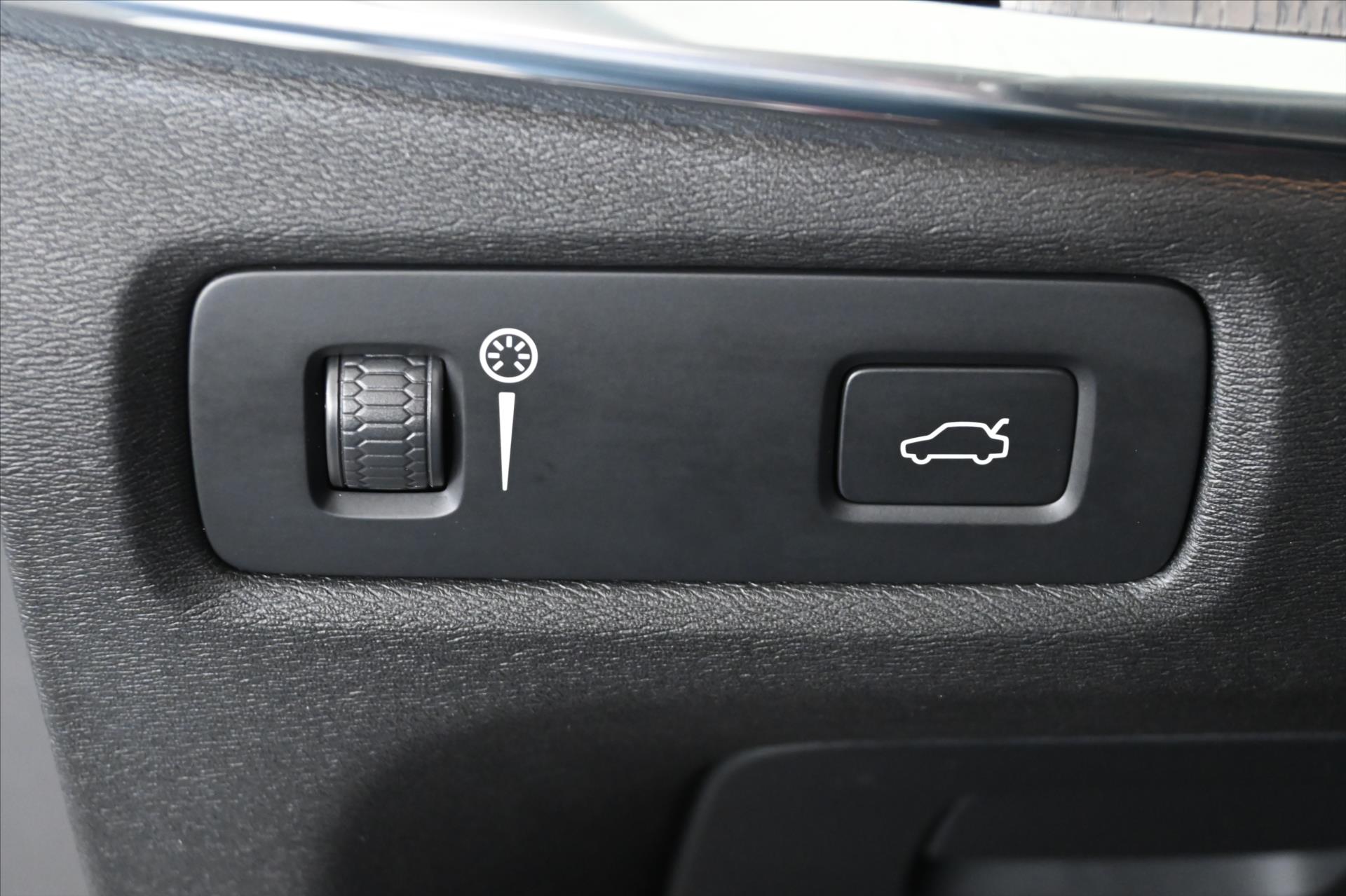 Main photo of the car Volvo S90 2.0 B4 145 kW AT8 Inscription Warranty up to 5 years (29)