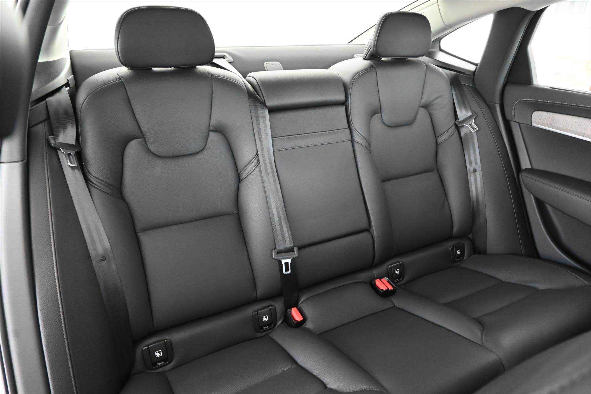 Main photo of the car Volvo S90 2.0 B4 145 kW AT8 Inscription Warranty up to 5 years (30)