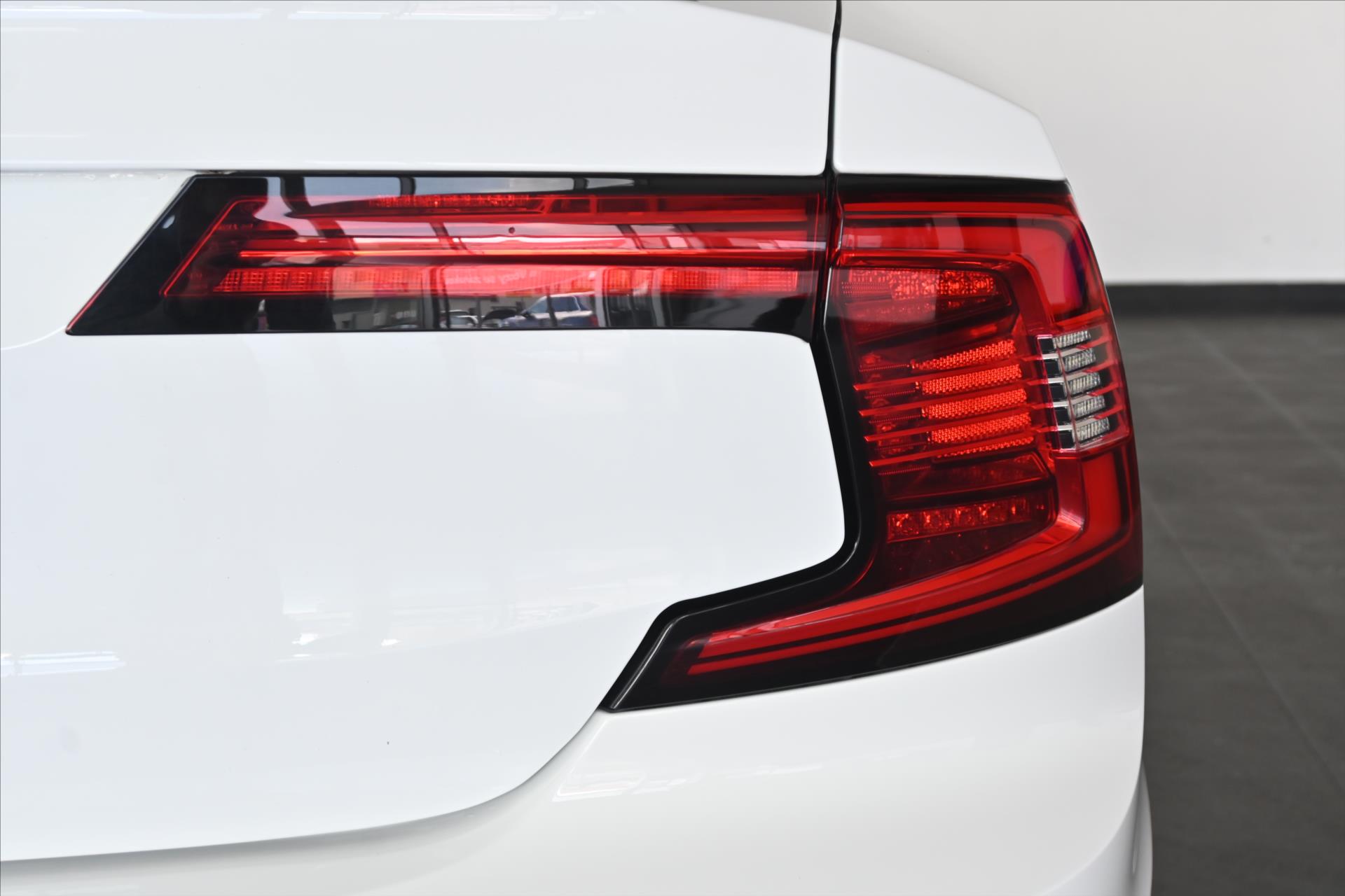 Main photo of the car Volvo S90 2.0 B4 145 kW AT8 Inscription Warranty up to 5 years (36)