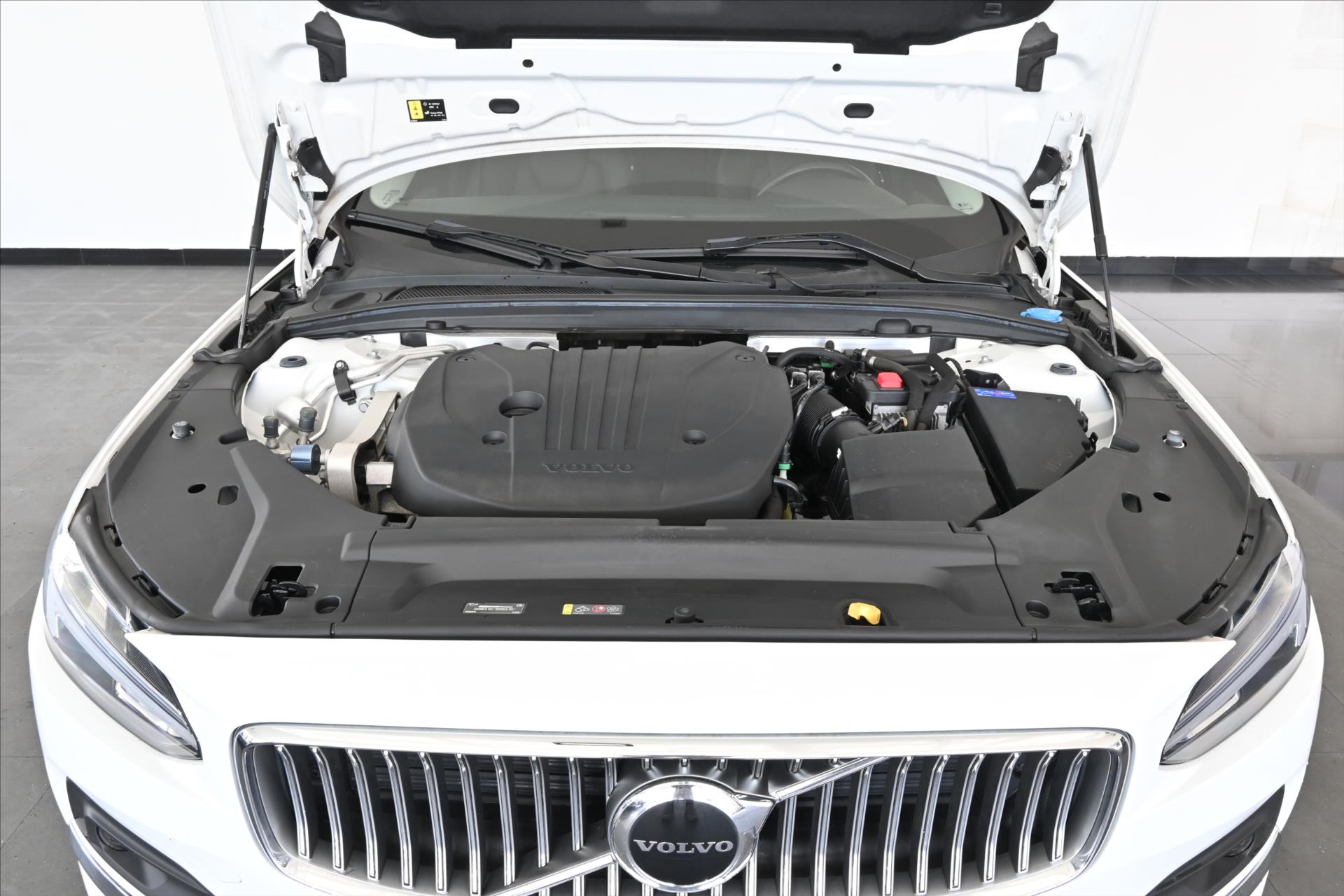 Main photo of the car Volvo S90 2.0 B4 145 kW AT8 Inscription Warranty up to 5 years (6)