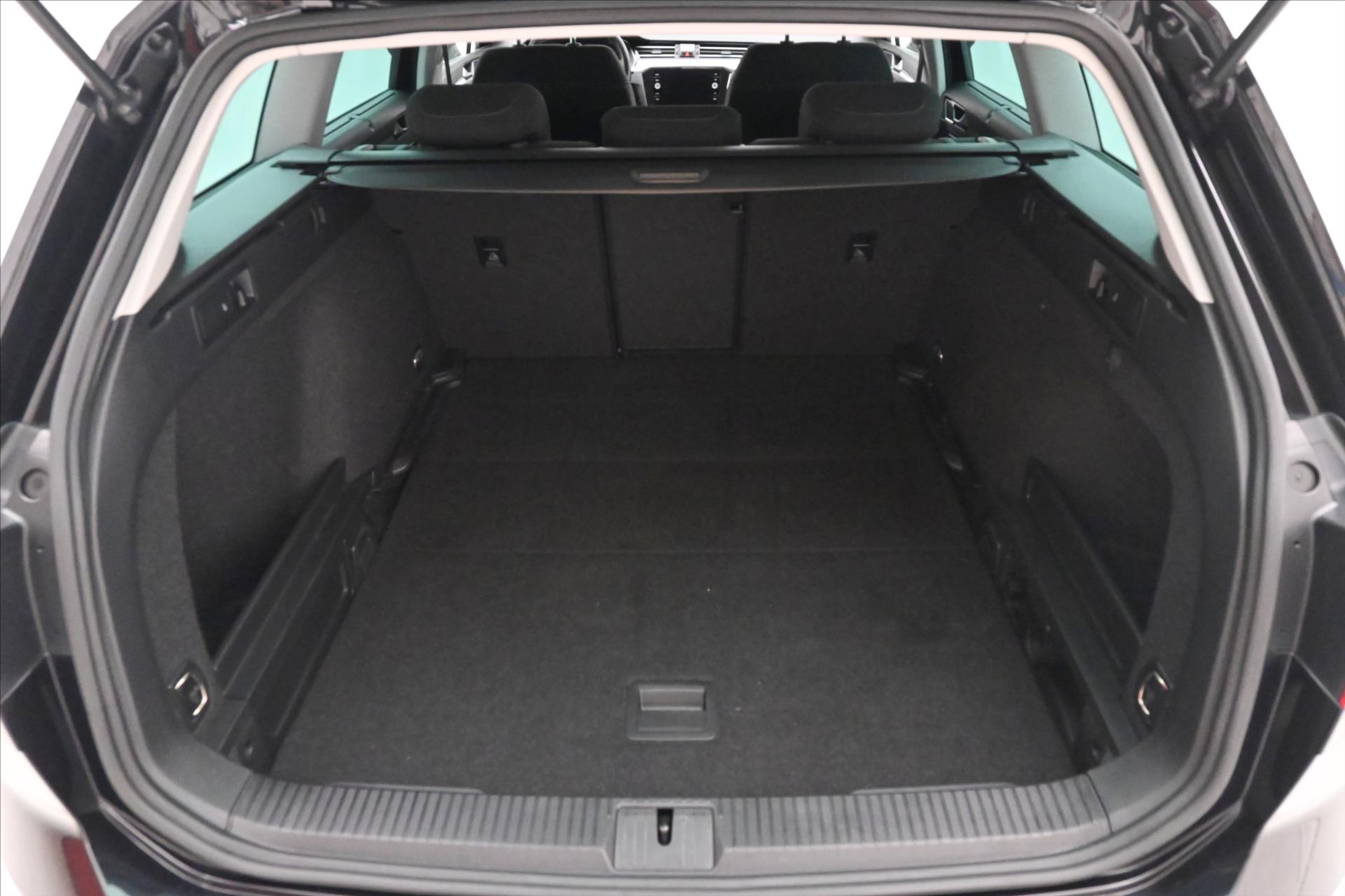 Main photo of the car Volkswagen Passat 2.0 TDI 140 kW DSG Business Warranty up to 5 years (10)