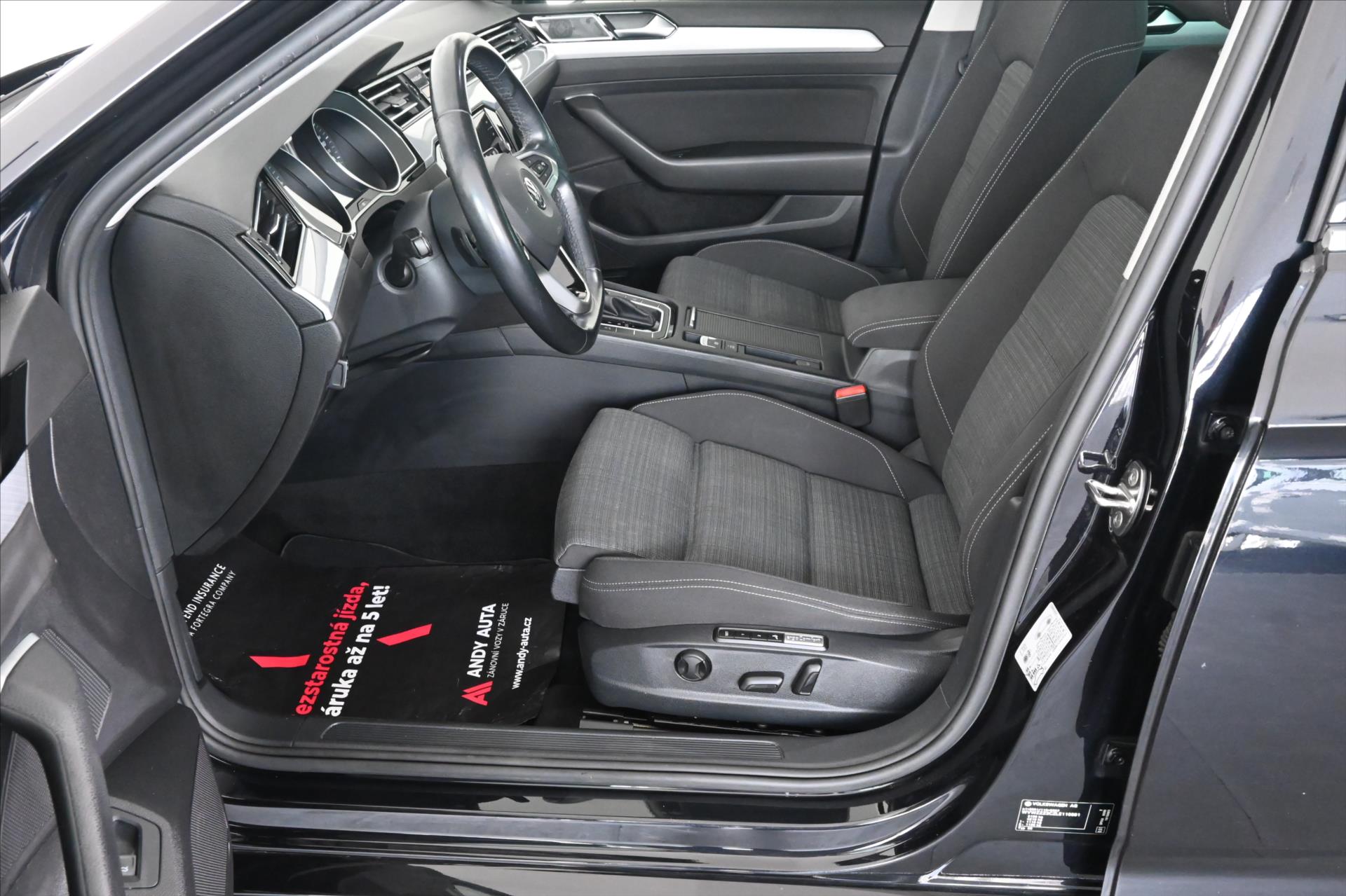 Hlavní fotografie vozu Volkswagen Passat 2,0 TDI 140 kW DSG Business Záruka až 5 let (10)