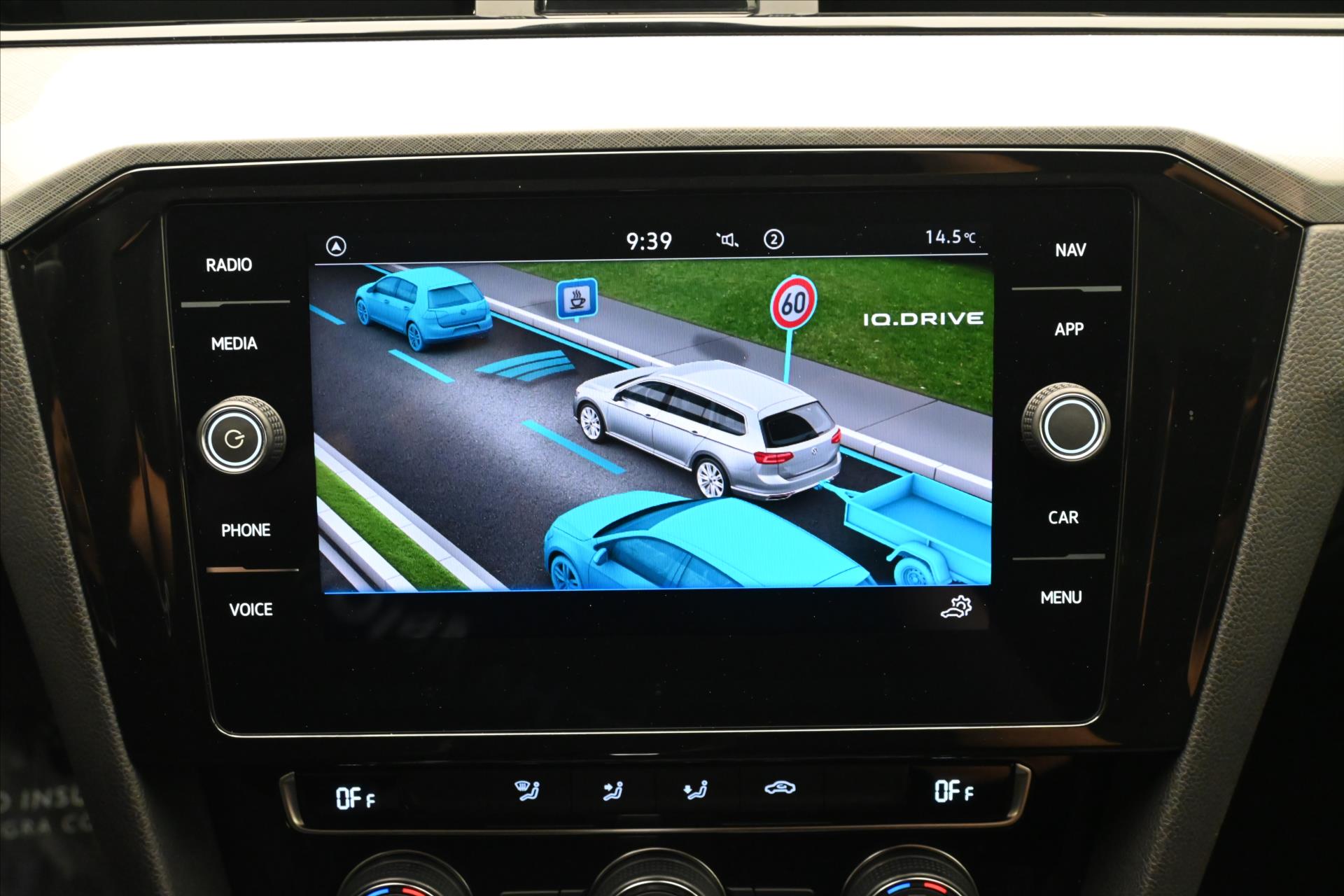 Main photo of the car Volkswagen Passat 2.0 TDI 140 kW DSG Business Warranty up to 5 years (19)