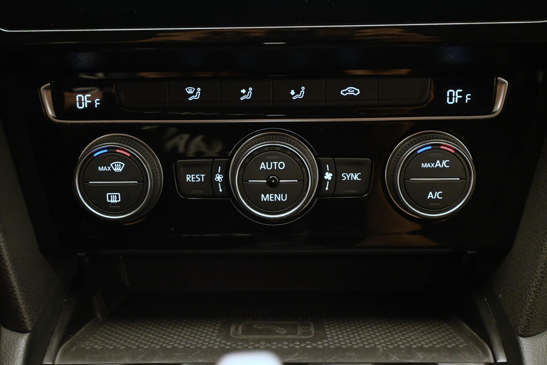 Main photo of the car Volkswagen Passat 2.0 TDI 140 kW DSG Business Warranty up to 5 years (21)