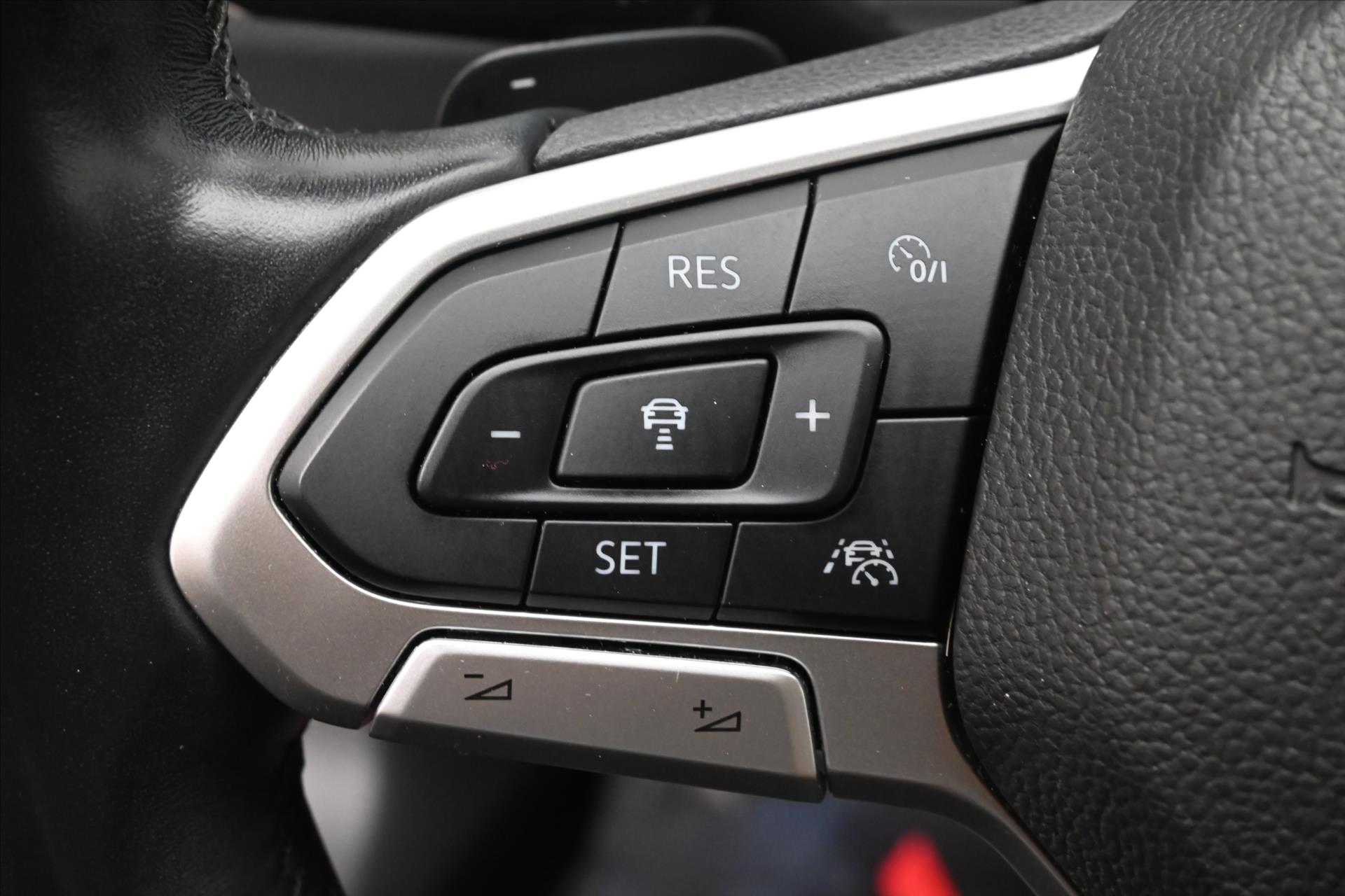 Main photo of the car Volkswagen Passat 2.0 TDI 140 kW DSG Business Warranty up to 5 years (23)