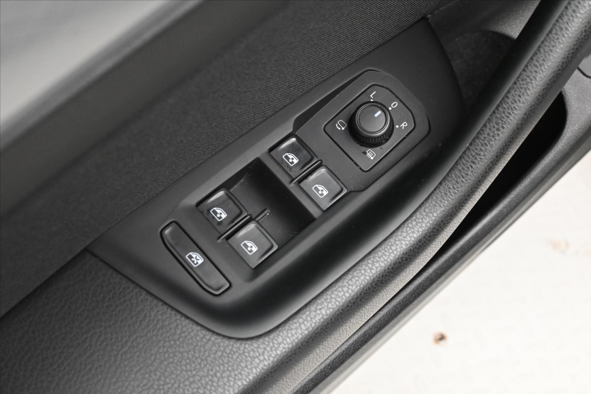 Main photo of the car Volkswagen Passat 2.0 TDI 140 kW DSG Business Warranty up to 5 years (25)