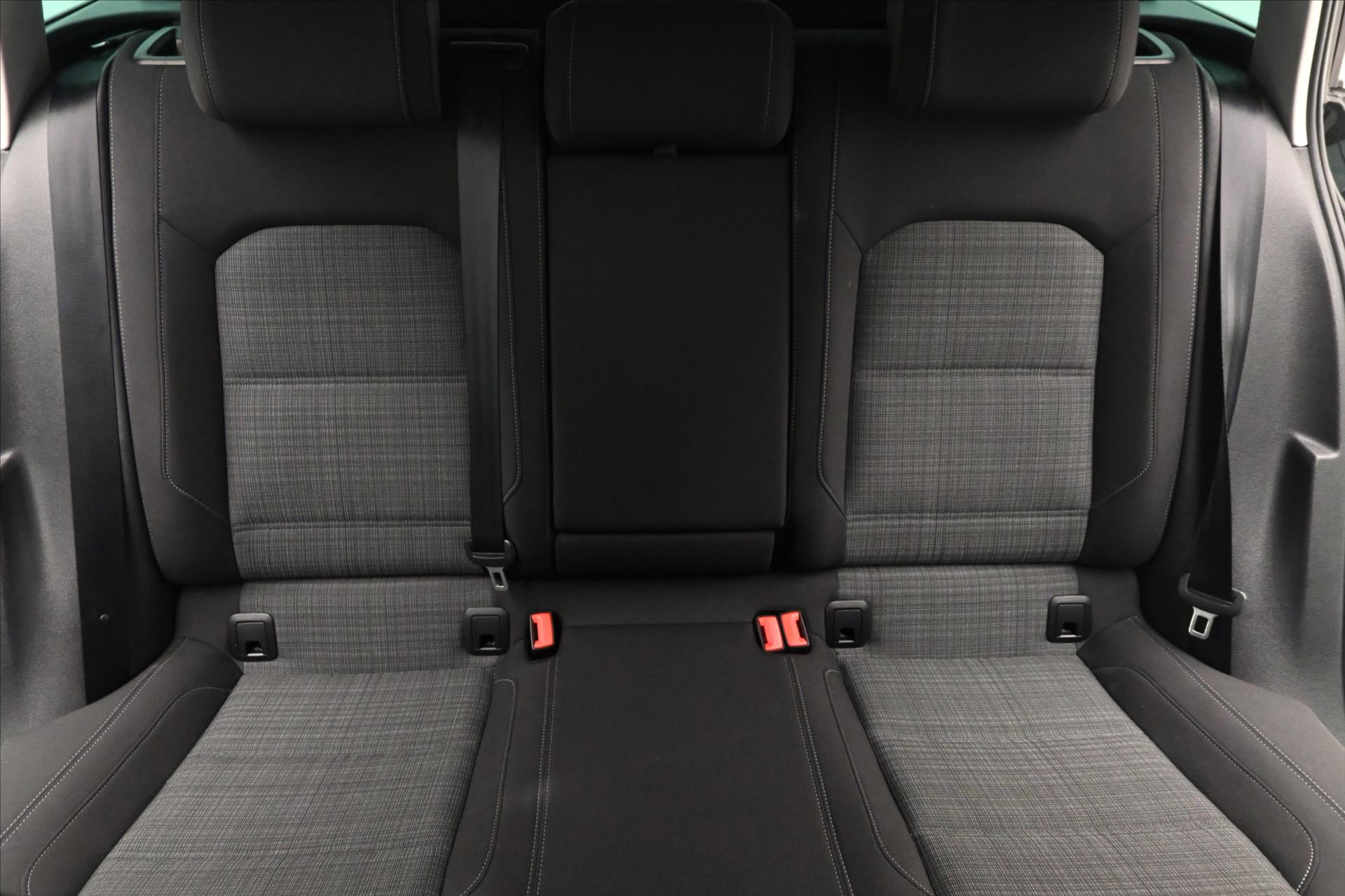 Main photo of the car Volkswagen Passat 2.0 TDI 140 kW DSG Business Warranty up to 5 years (27)