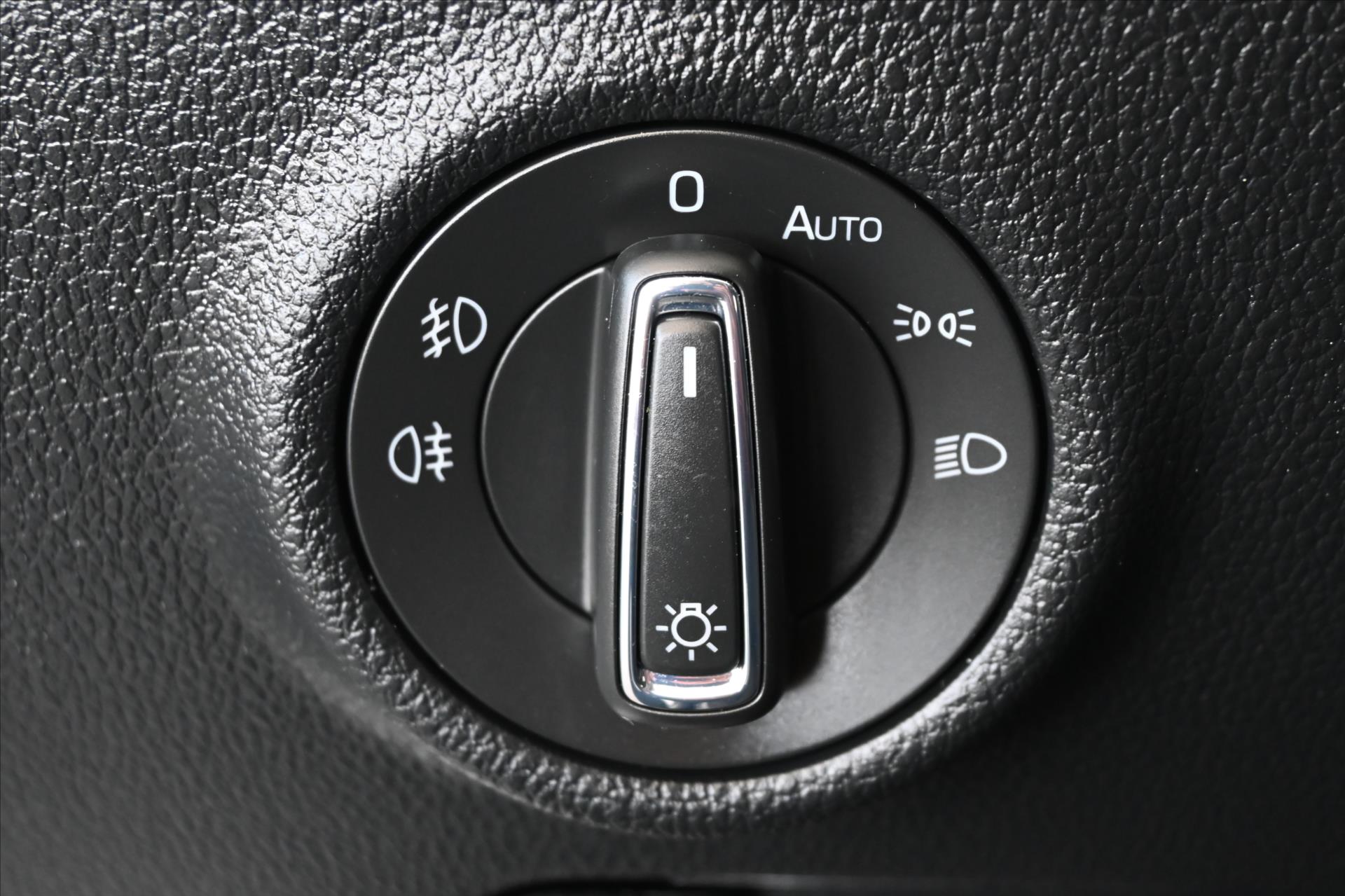 Hlavní fotografie vozu Škoda Superb 2,0 NEINZEROVAT, SLUŽEBNÍ STEHLÍK (28)