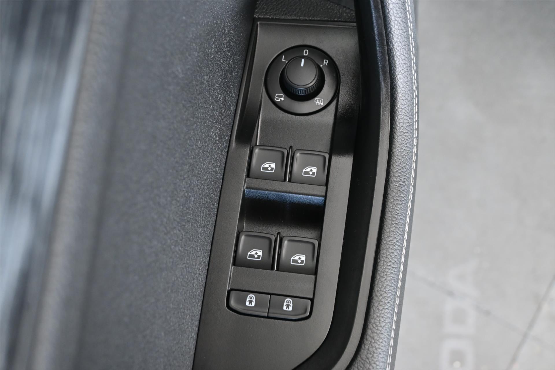 Hlavní fotografie vozu Škoda Superb 2,0 TDI 110kW DSG STYLE Záruka až 5 let (26)