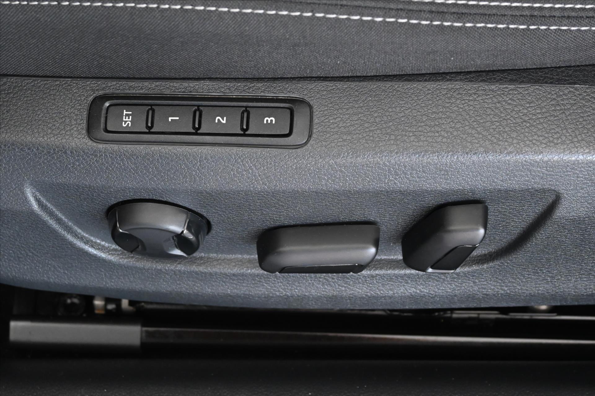 Hlavní fotografie vozu Škoda Superb 2,0 TDI 110kW DSG STYLE Záruka až 5 let (29)