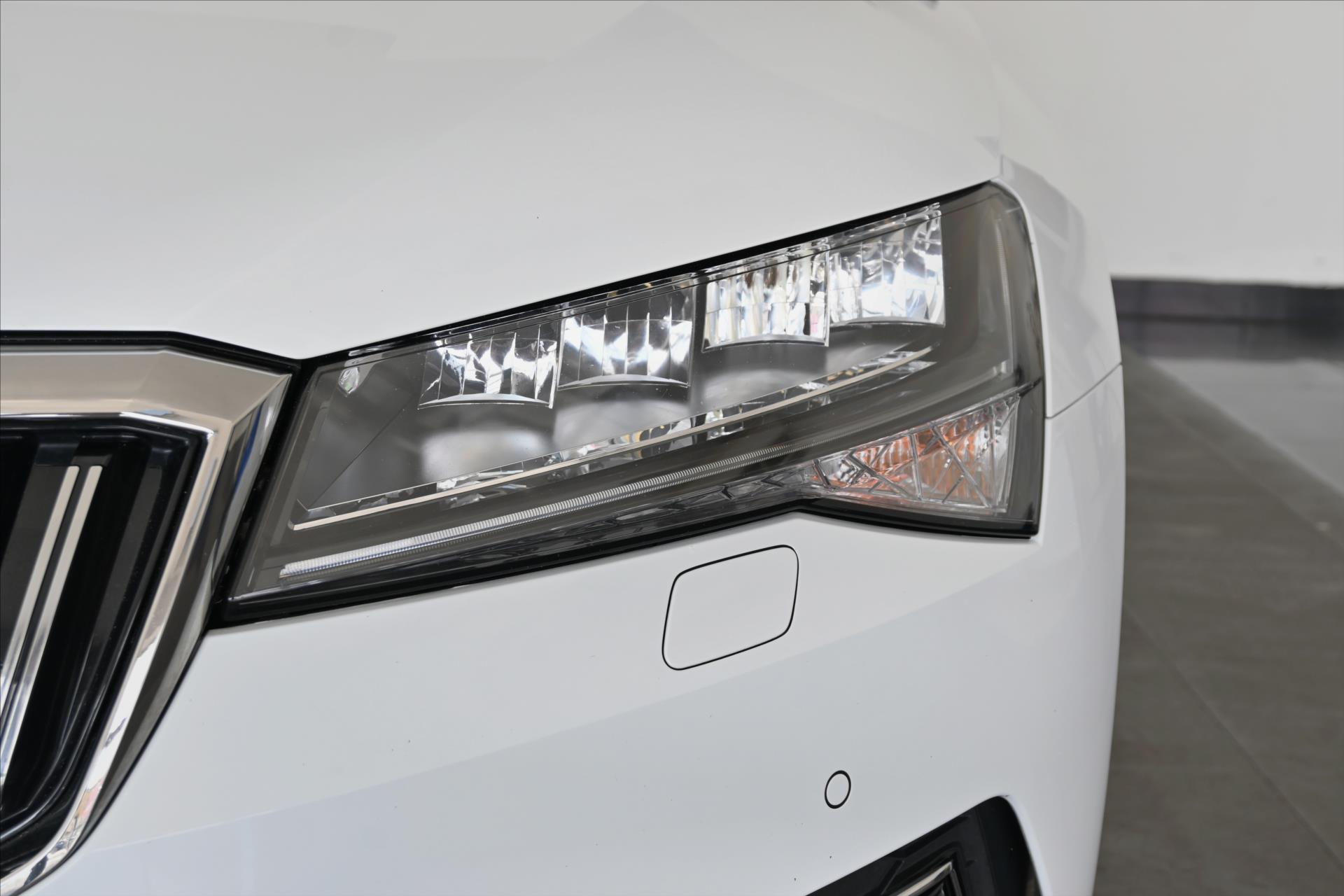 Hlavní fotografie vozu Škoda Superb 2,0 TDI 110kW DSG STYLE Záruka až 5 let (31)