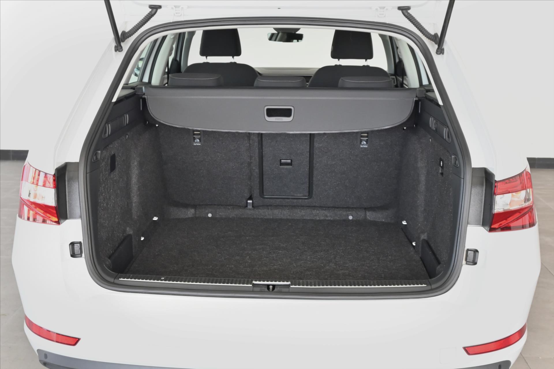 Hlavní fotografie vozu Škoda Superb 2,0 TDI 110kW DSG STYLE Záruka až 5 let (6)