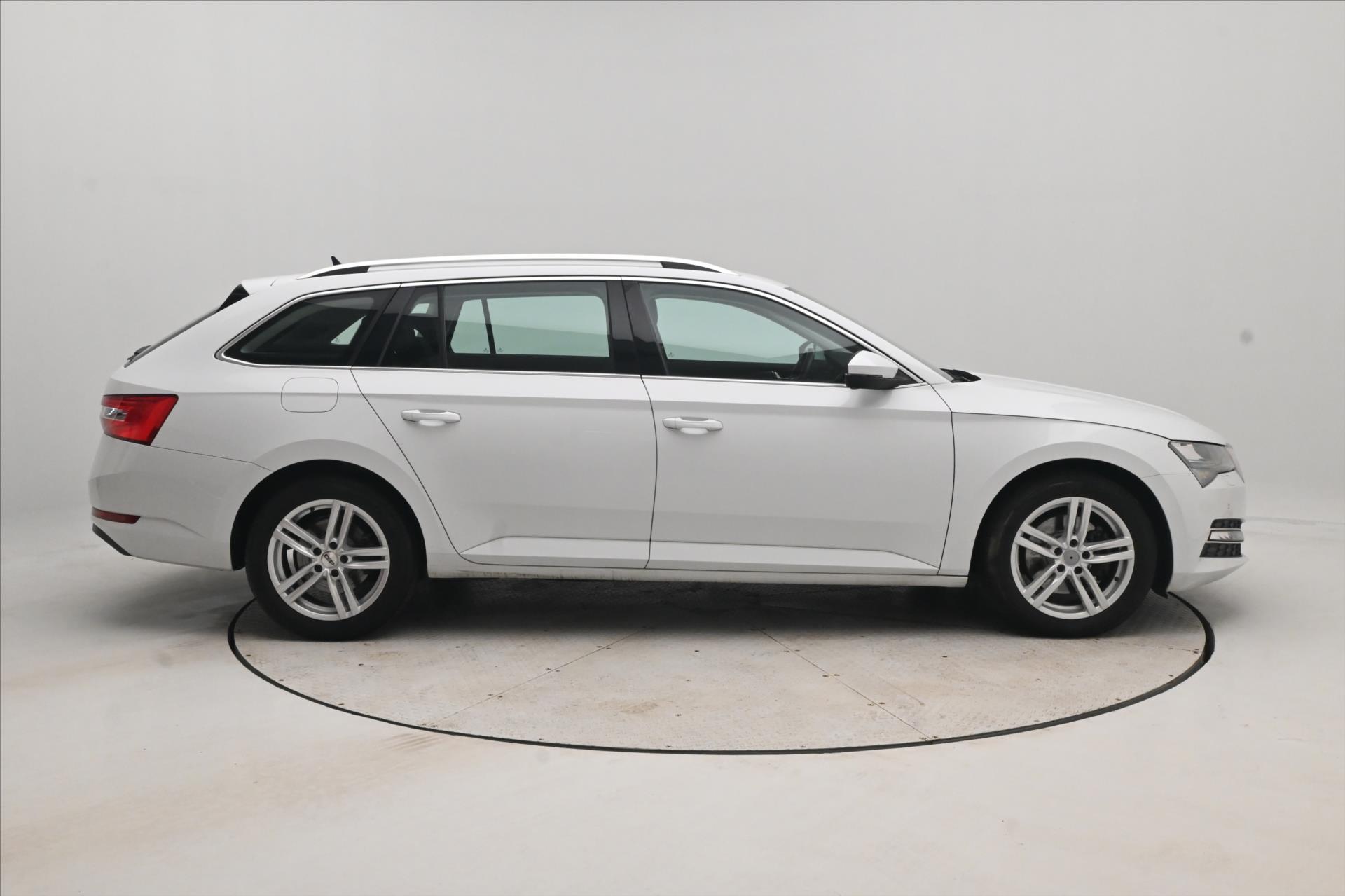 Hlavní fotografie vozu Škoda Superb 2,0 TDI 110kW Style DSG Záruka až 5 let (4)