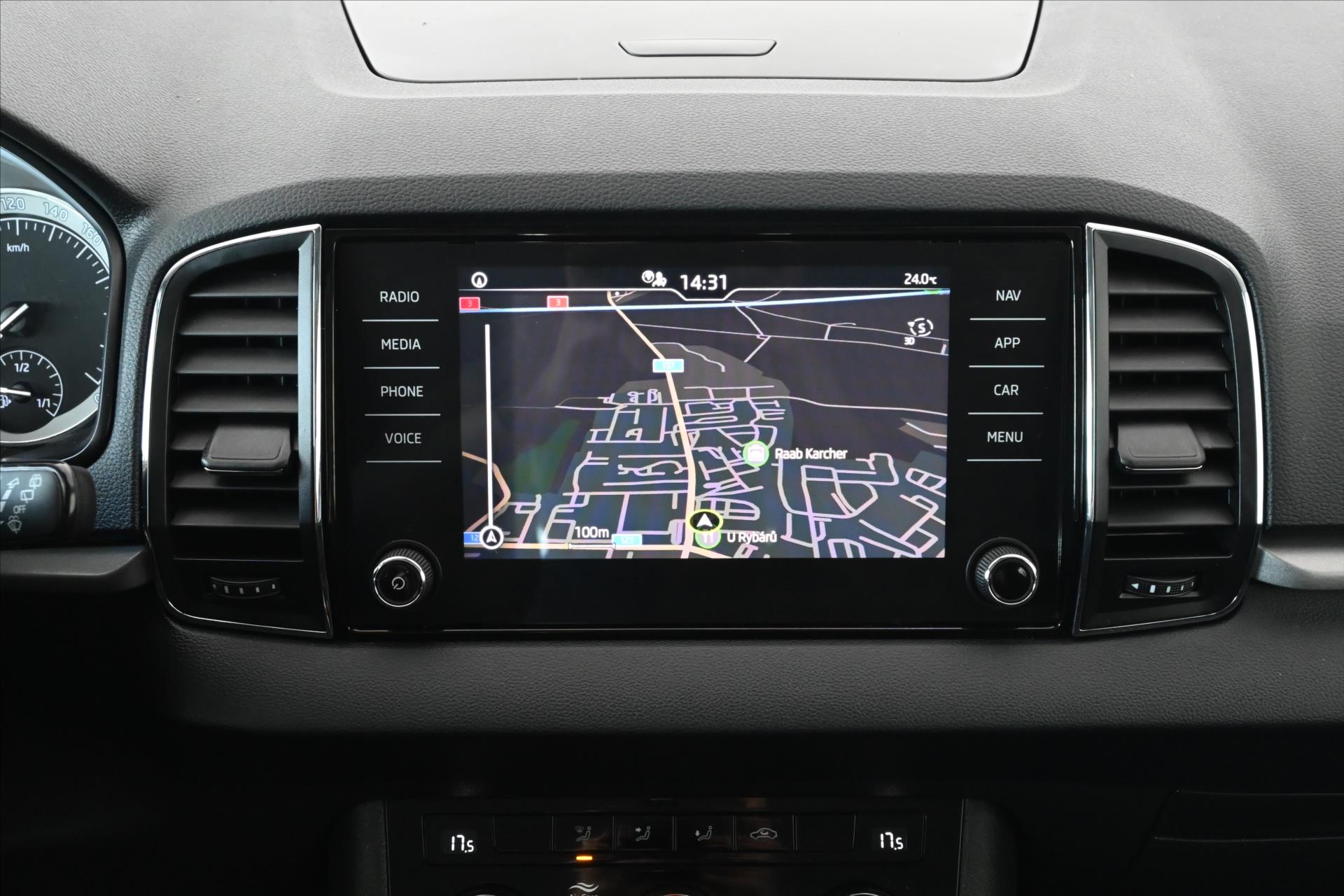 Hlavní fotografie vozu Škoda Karoq 1,0 TSi 81kW Ambiente Záruka až 5 let (19)