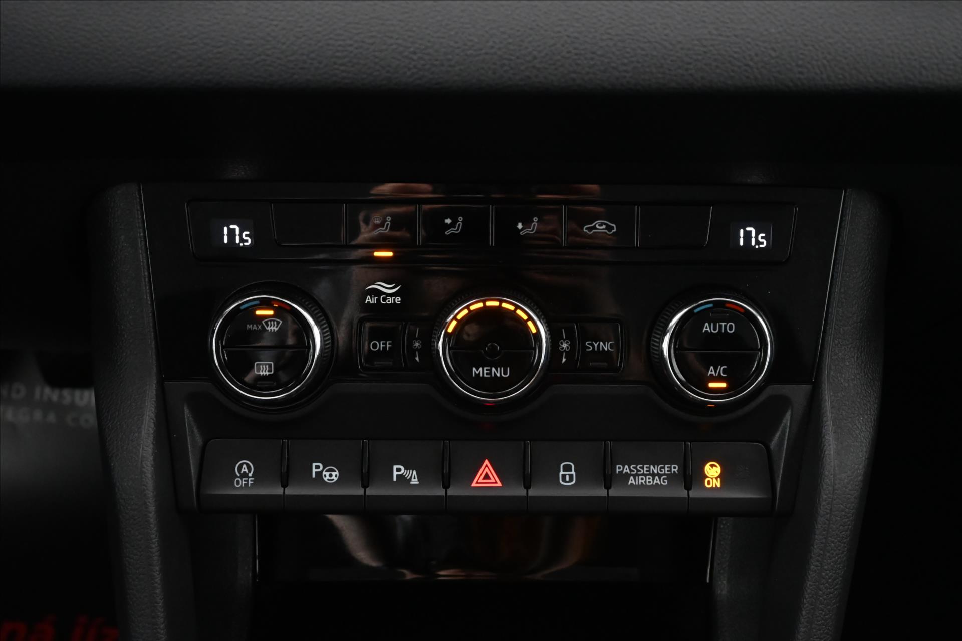 Hlavní fotografie vozu Škoda Karoq 1,0 TSi 81kW Ambiente Záruka až 5 let (21)