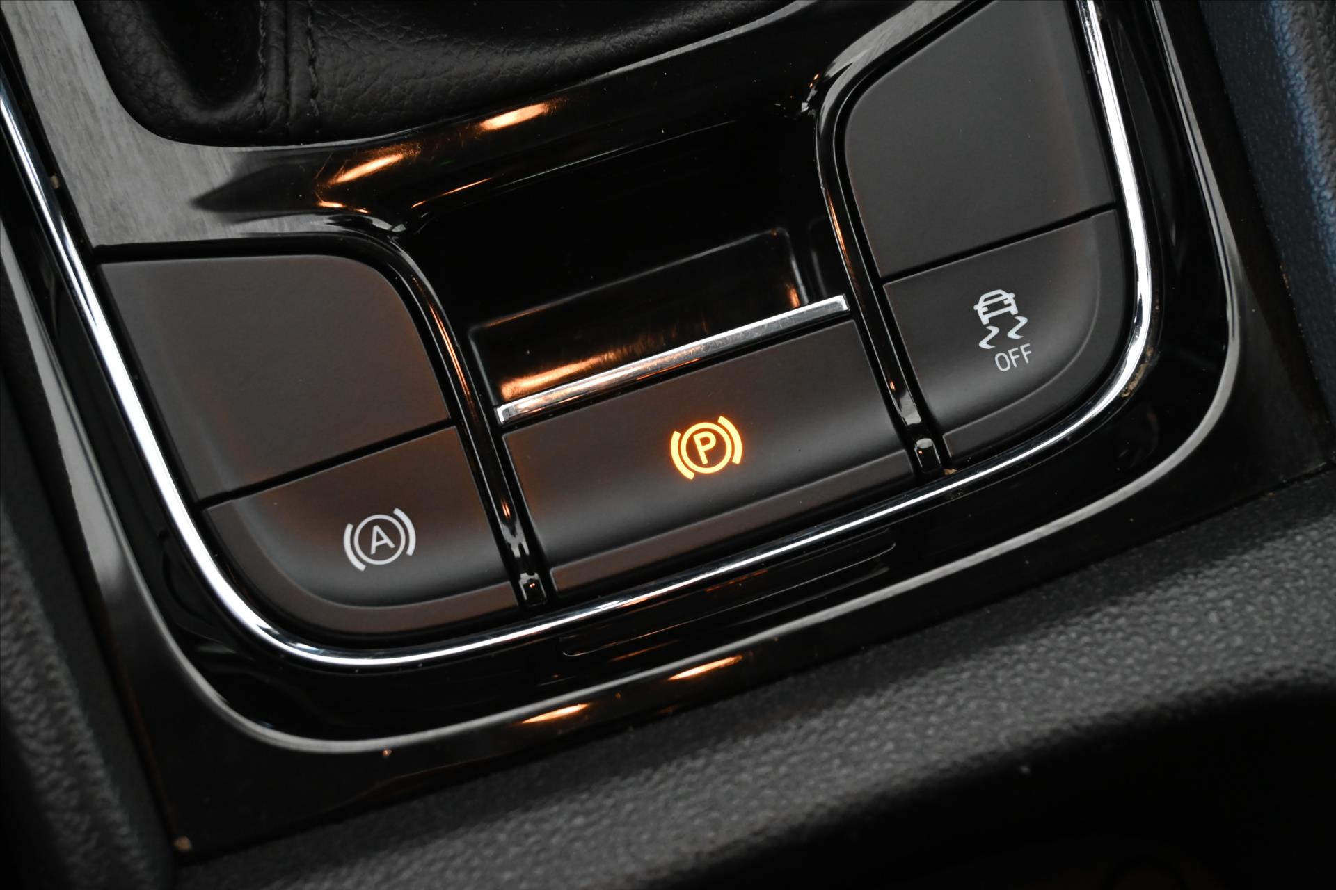 Hlavní fotografie vozu Škoda Karoq 1,0 TSi 81kW Ambiente Záruka až 5 let (23)