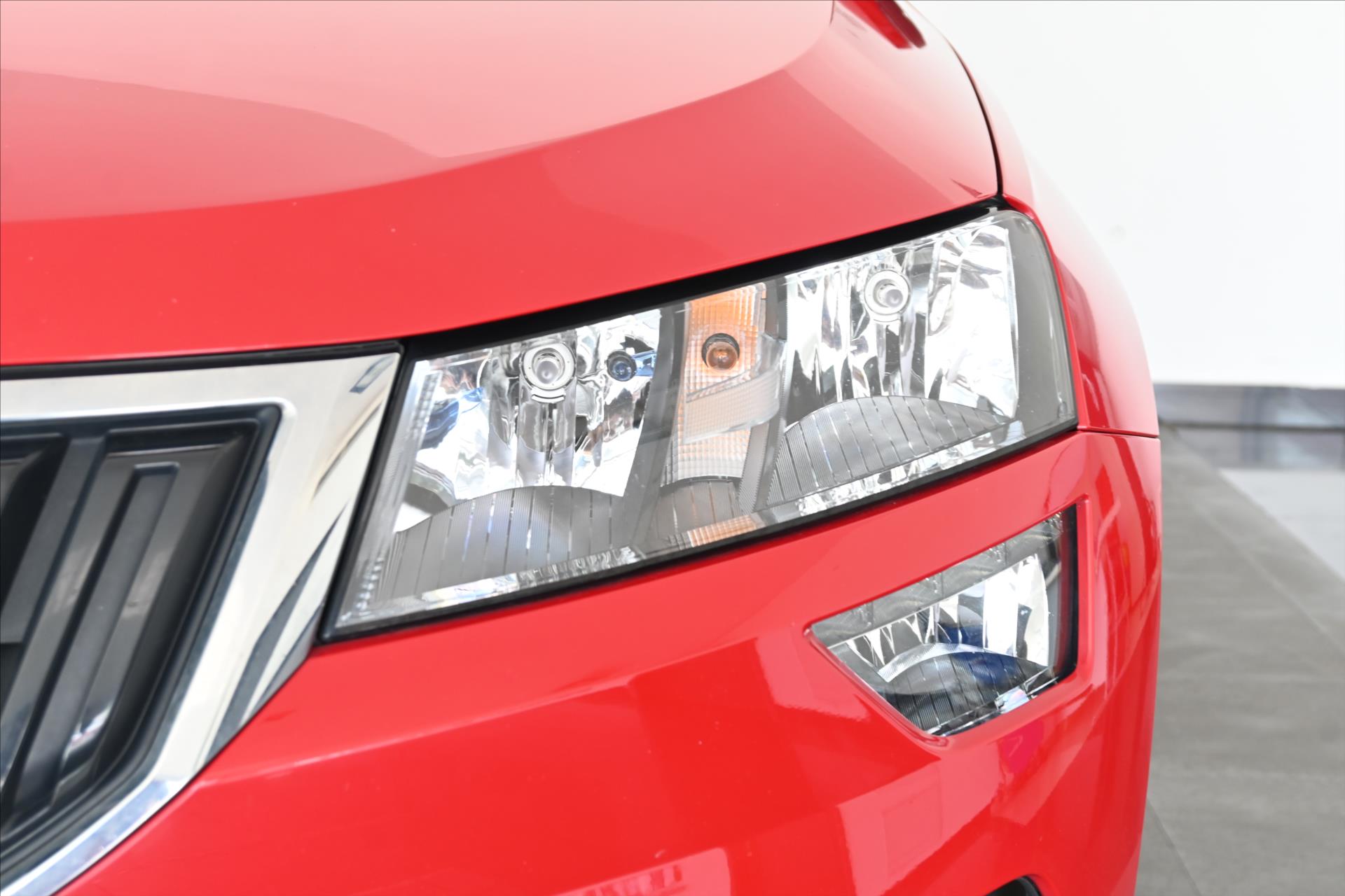 Hlavní fotografie vozu Škoda Karoq 1,0 TSi 81kW Ambiente Záruka až 5 let (29)