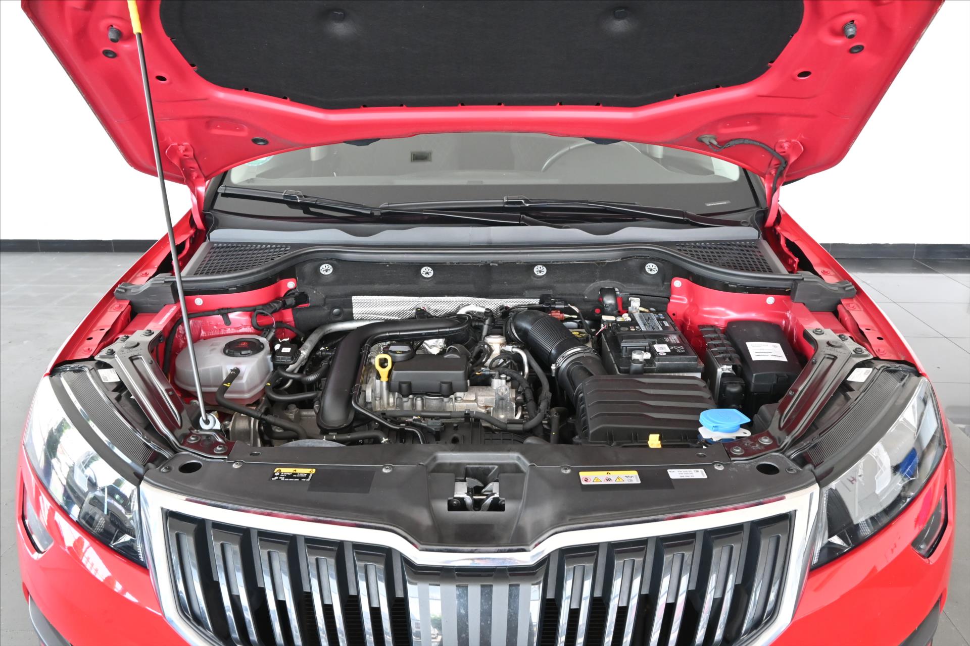 Hlavní fotografie vozu Škoda Karoq 1,0 TSi 81kW Ambiente Záruka až 5 let (5)