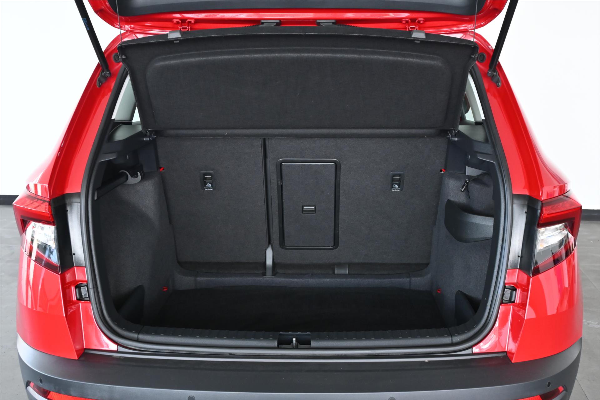 Hlavní fotografie vozu Škoda Karoq 1,0 TSi 81kW Ambiente Záruka až 5 let (6)