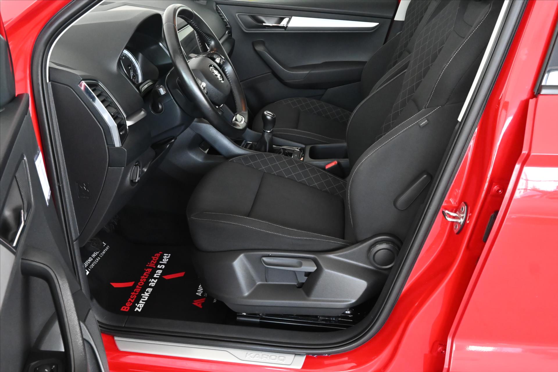 Hlavní fotografie vozu Škoda Karoq 1,0 TSi 81kW Ambiente Záruka až 5 let (9)