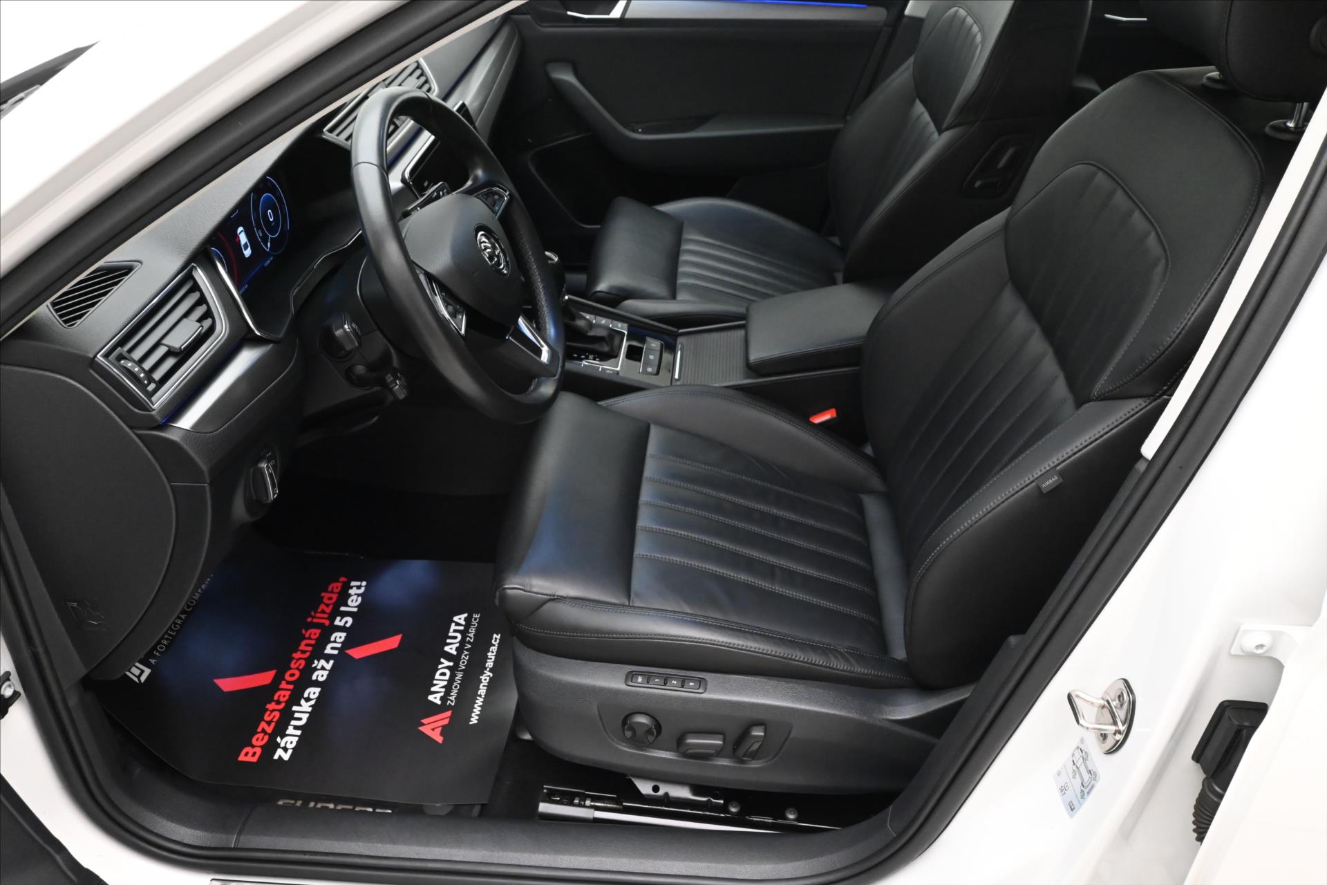 Hlavní fotografie vozu Škoda Superb 2,0 TDI 140kW STYLE DSG Záruka až 5 let (12)