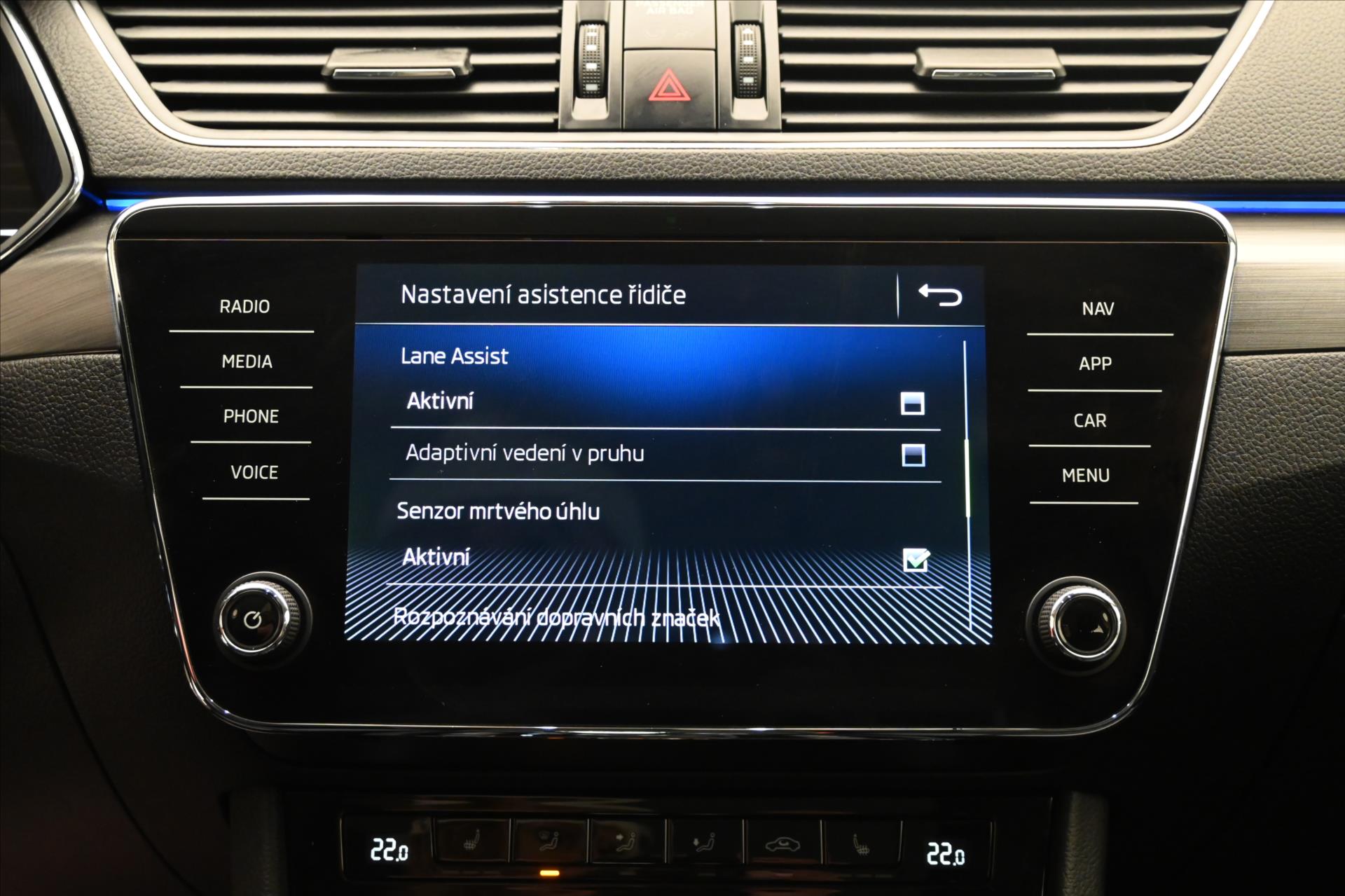 Hlavní fotografie vozu Škoda Superb 2,0 TDI 140kW STYLE DSG Záruka až 5 let (19)