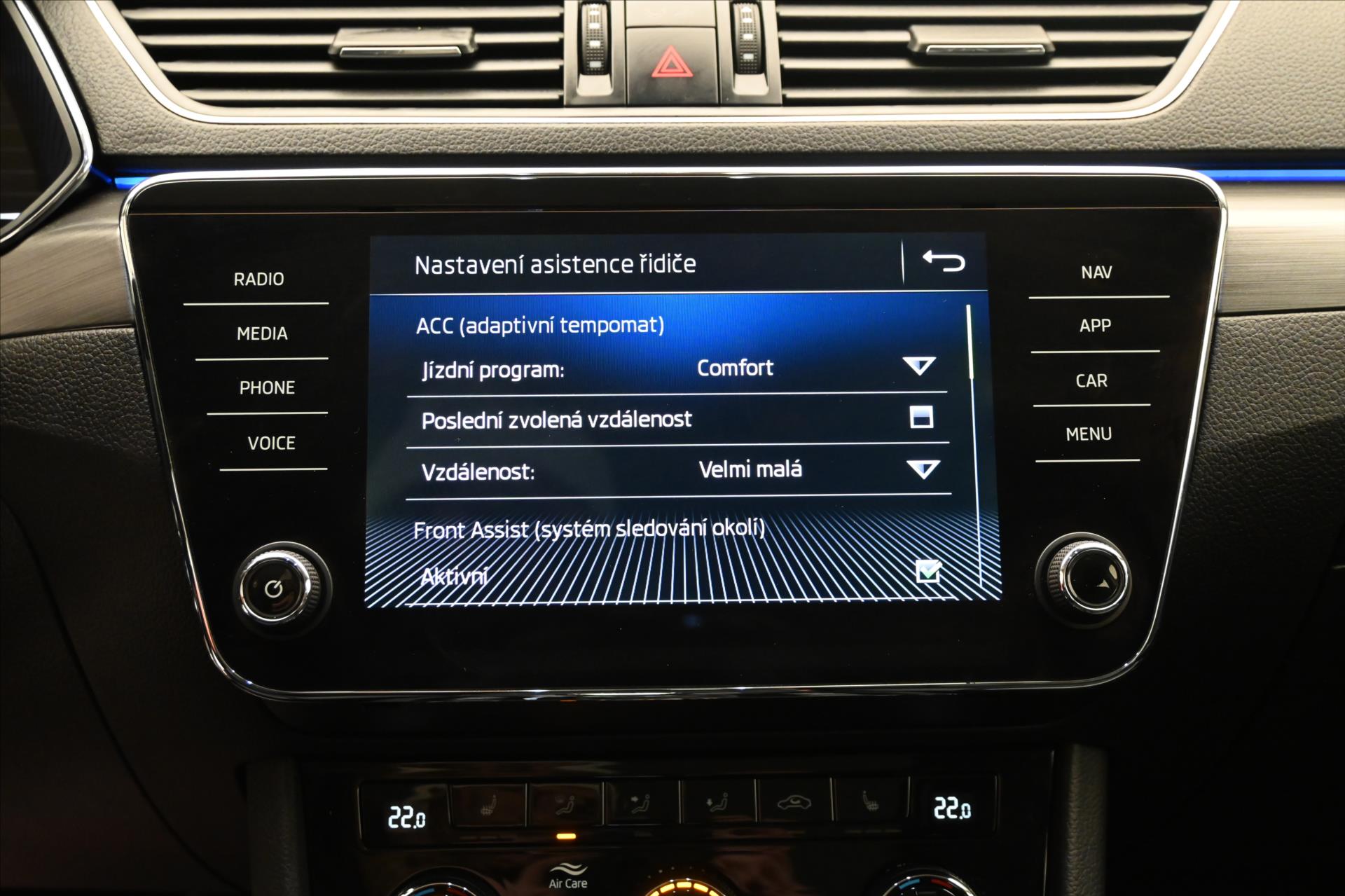 Hlavní fotografie vozu Škoda Superb 2,0 TDI 140kW STYLE DSG Záruka až 5 let (20)