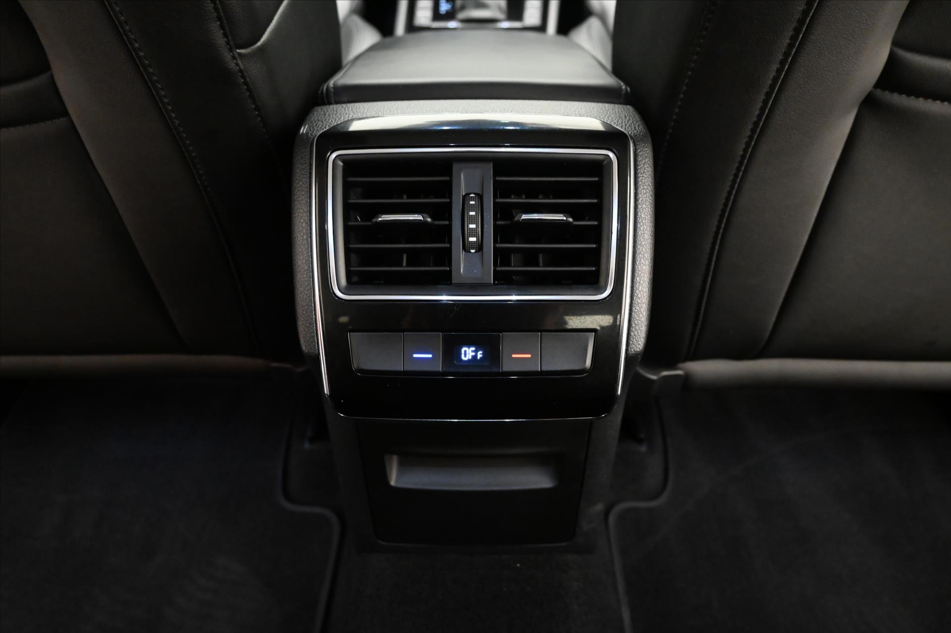 Hlavní fotografie vozu Škoda Superb 2,0 TDI 140kW STYLE DSG Záruka až 5 let (22)