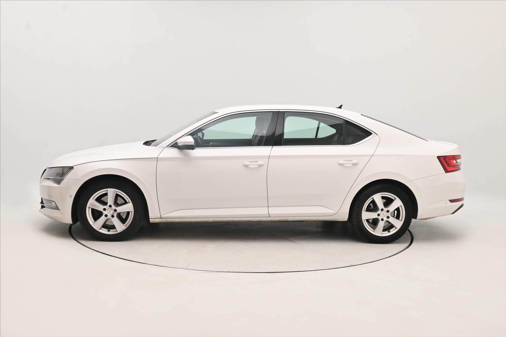 Hlavní fotografie vozu Škoda Superb 2,0 TDI 140kW STYLE DSG Záruka až 5 let (7)