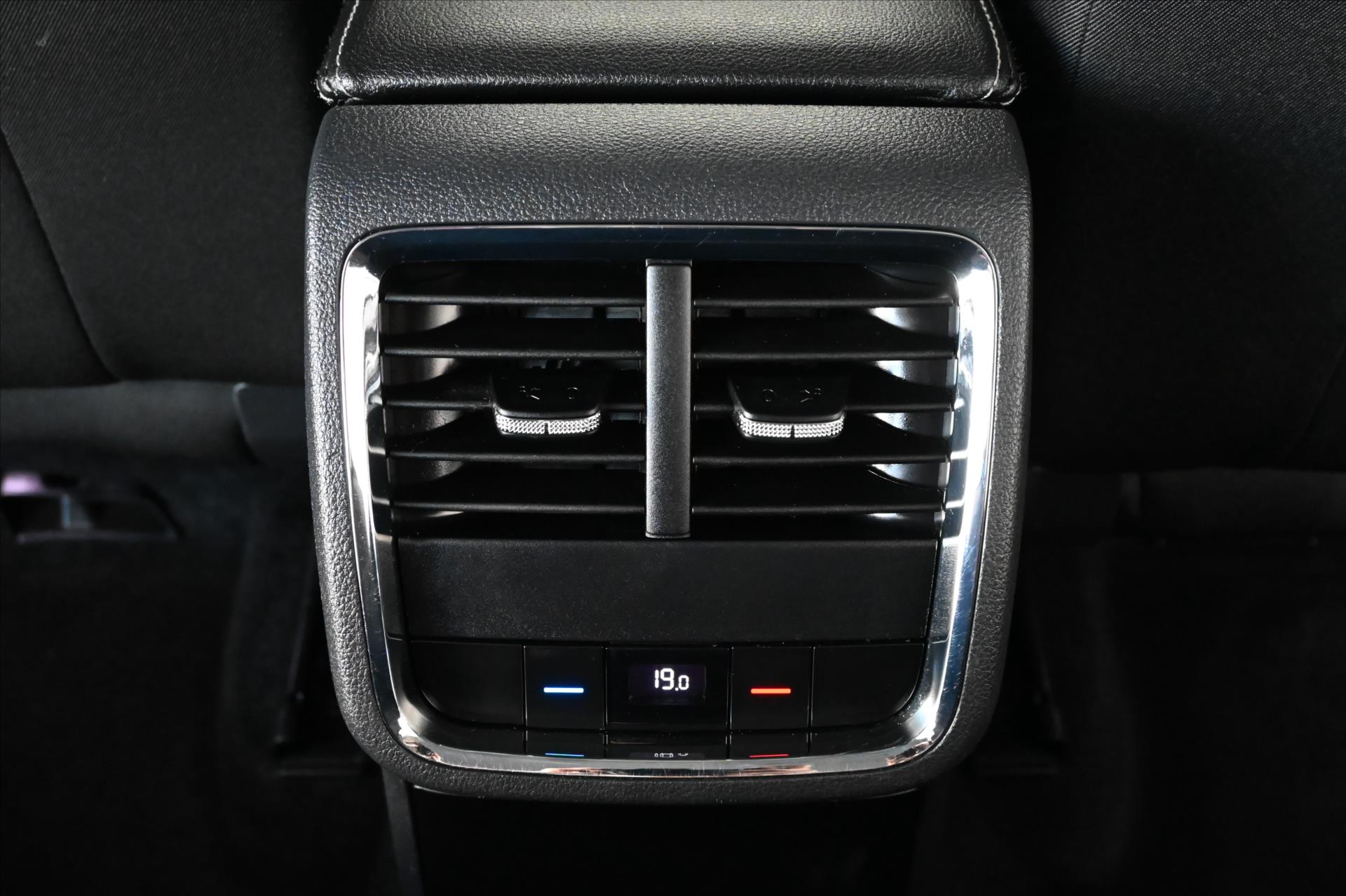 Hlavní fotografie vozu Škoda Octavia 2,0 TDI 110 kW DSG Style Záruka až 5 let (25)