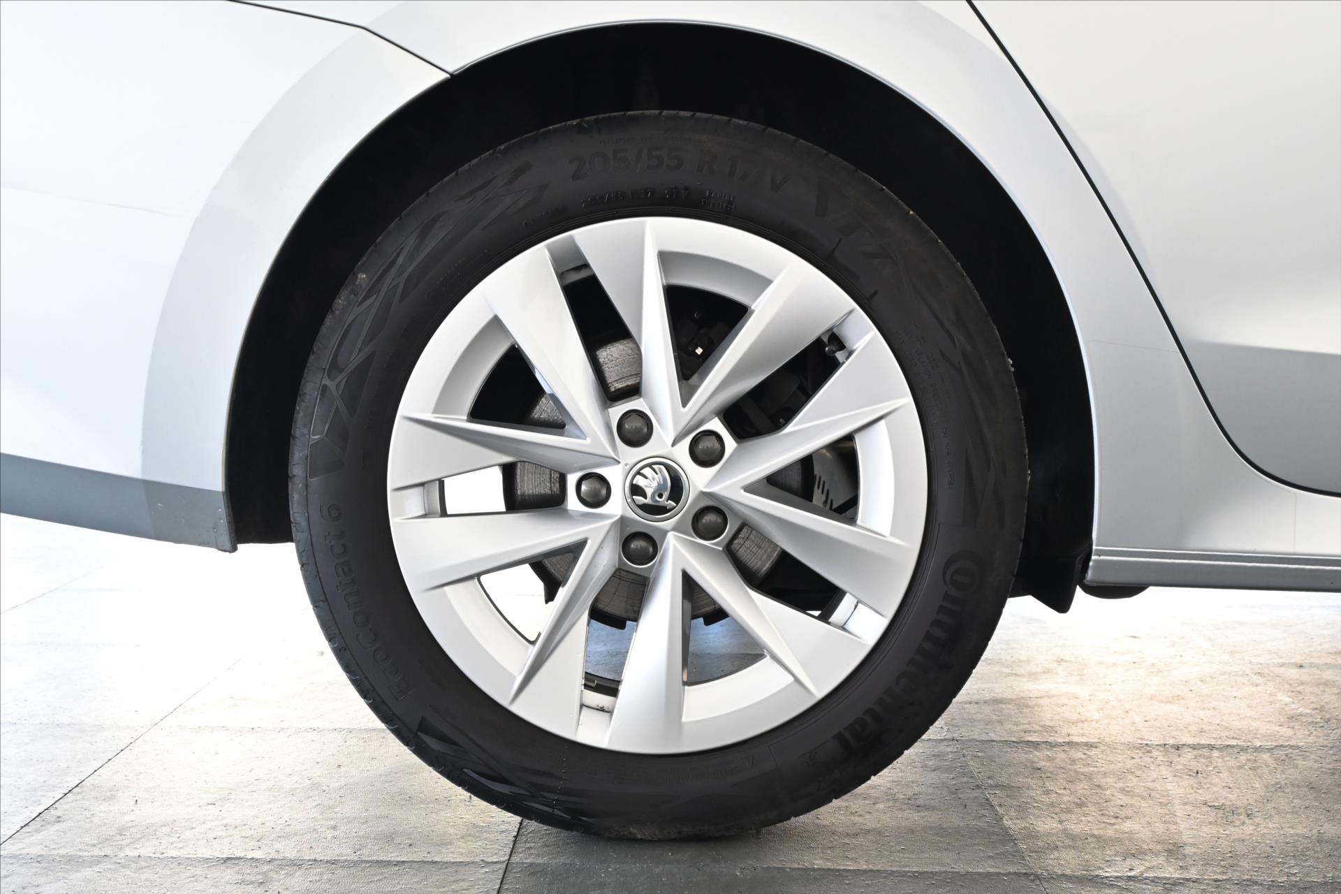 Hlavní fotografie vozu Škoda Octavia 2,0 TDI 110 kW DSG Style Záruka až 5 let (35)