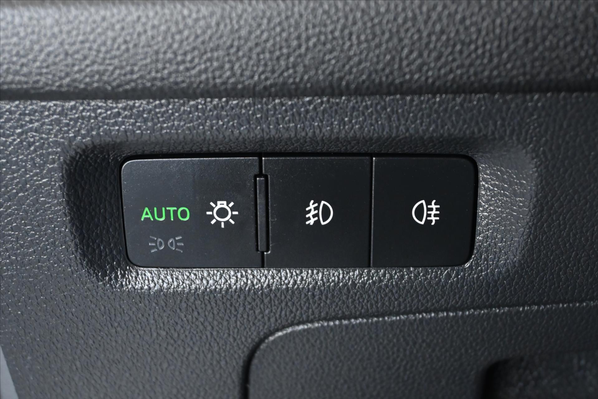 Hlavní fotografie vozu Škoda Octavia 2,0 TDi 110kW DSG *Style* Záruka až 5 let (28)