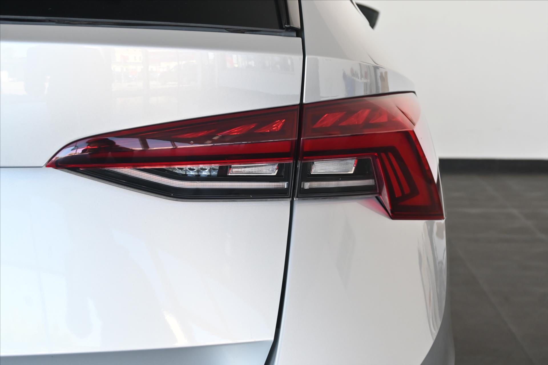 Hlavní fotografie vozu Škoda Octavia 2,0 TDi 110kW DSG *Style* Záruka až 5 let (32)