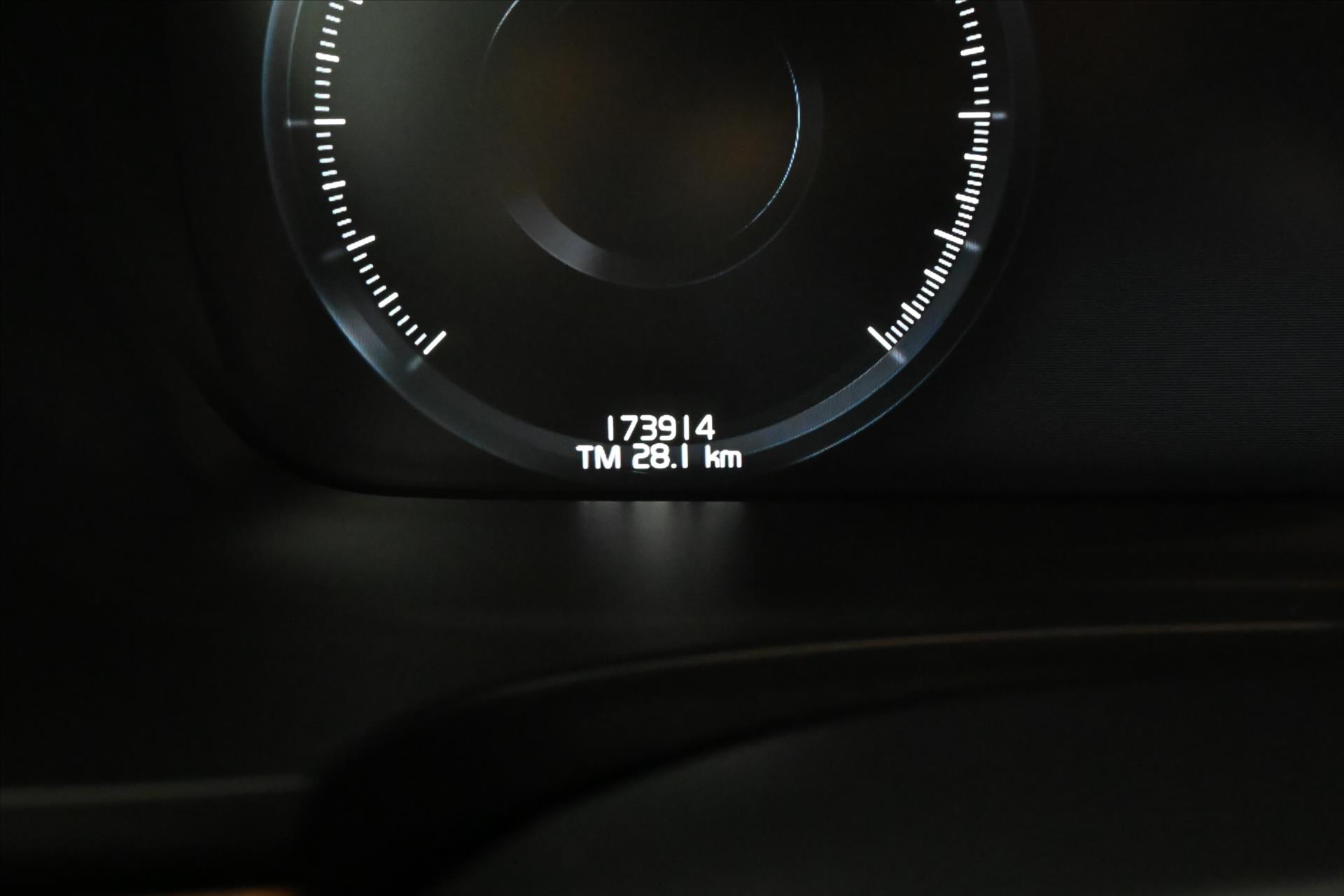 Main photo of the car Volvo V90 2.0 D5 AWD 173 kW Inscription Warranty up to 5 years (15)