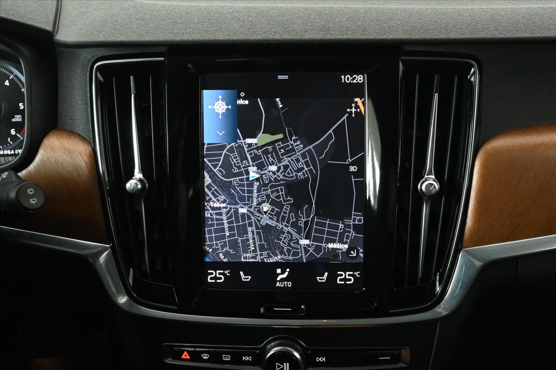 Main photo of the car Volvo V90 2.0 D5 AWD 173 kW Inscription Warranty up to 5 years (20)