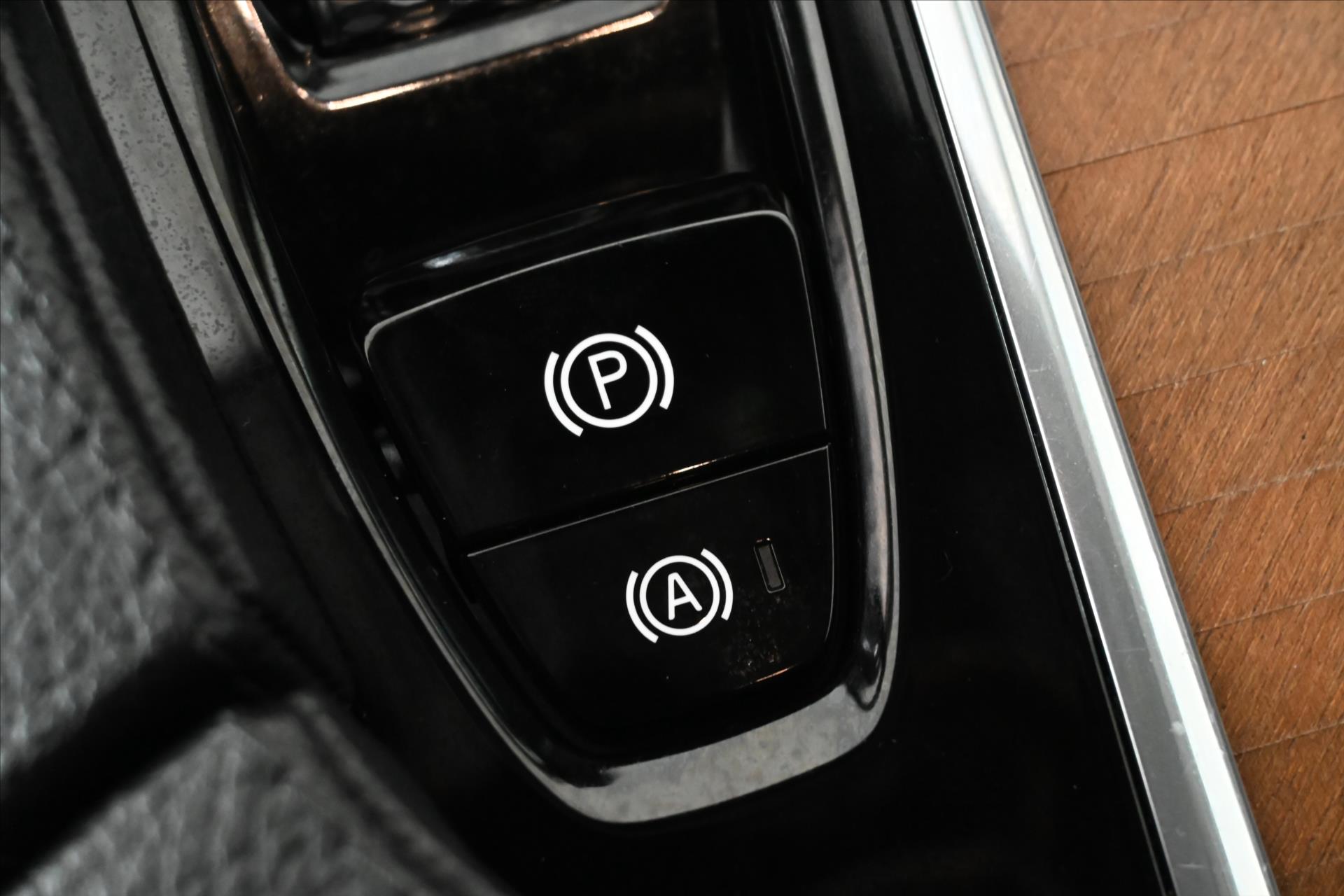 Main photo of the car Volvo V90 2.0 D5 AWD 173 kW Inscription Warranty up to 5 years (26)